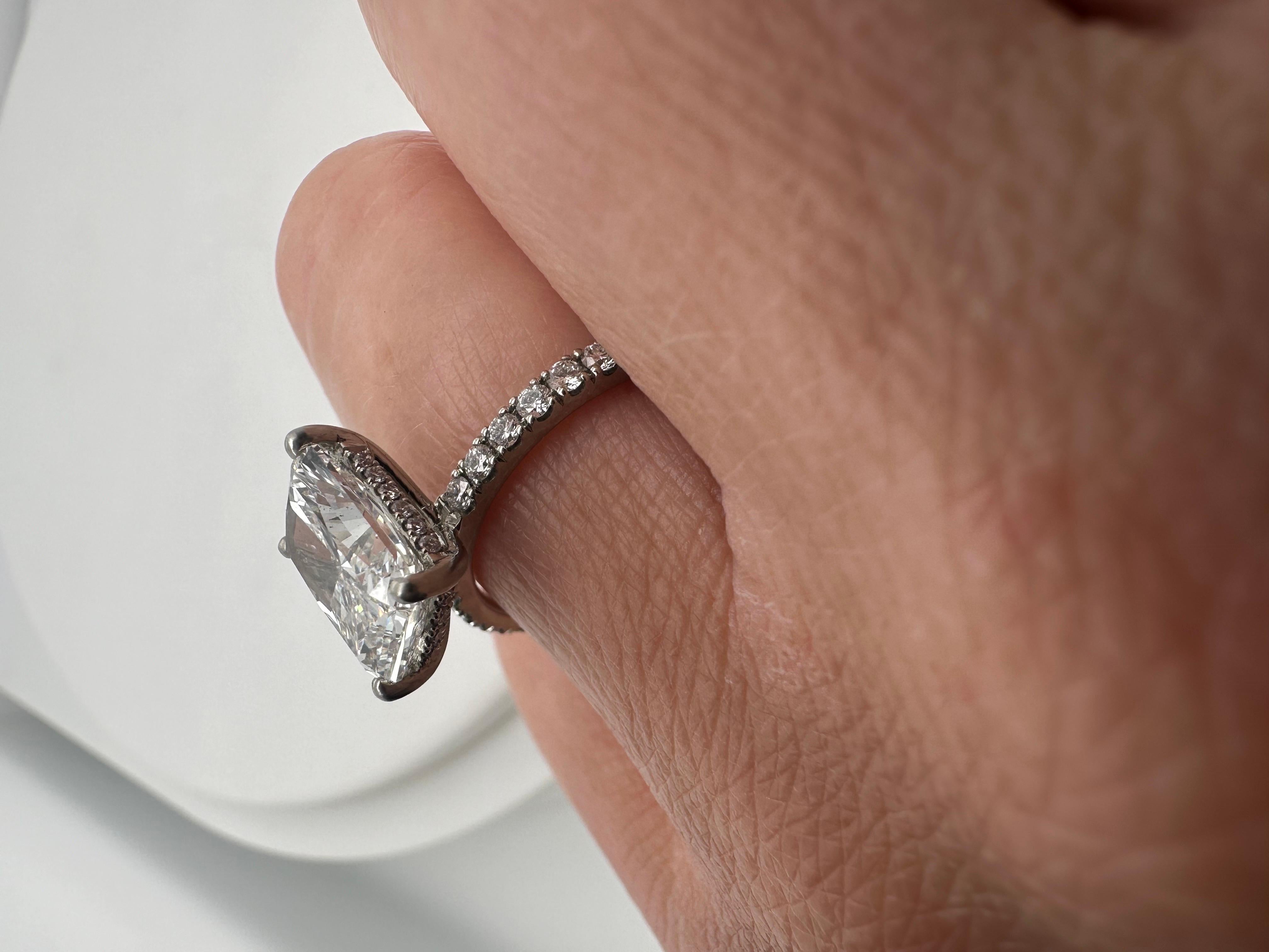 5ct Moissanite Diamond engagemenrt ring 18KT white gold stunning! For Sale 3
