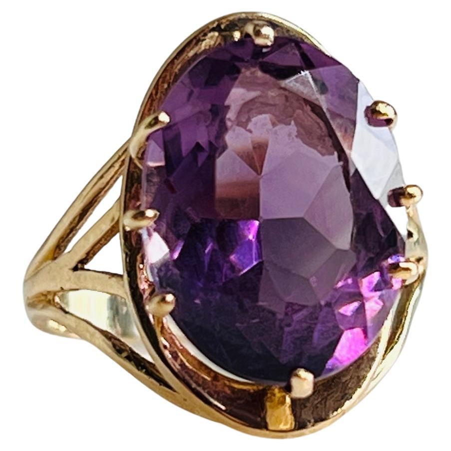 5ct Natural Amethyst Yellow Gold Cocktail Ring