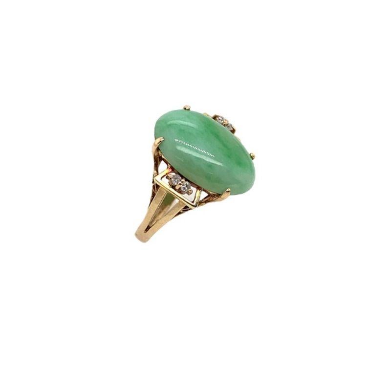 5 Karat ovaler Jade-Ring aus 18 Karat Gelbgold (Ovalschliff)