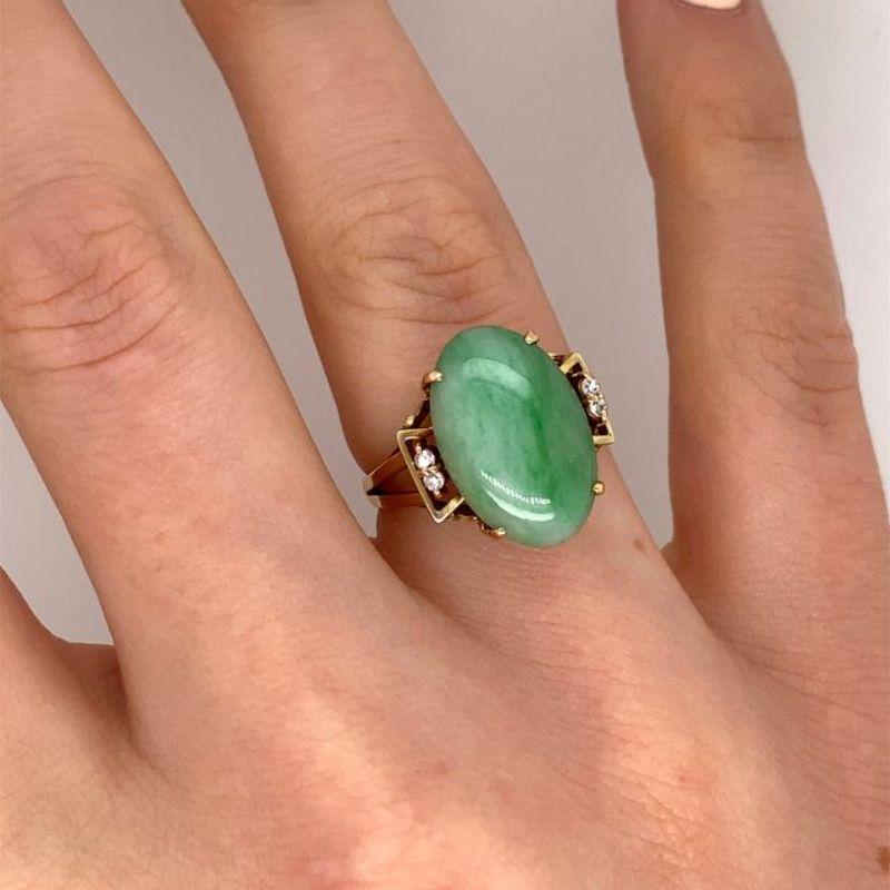 5 Karat ovaler Jade-Ring aus 18 Karat Gelbgold 1