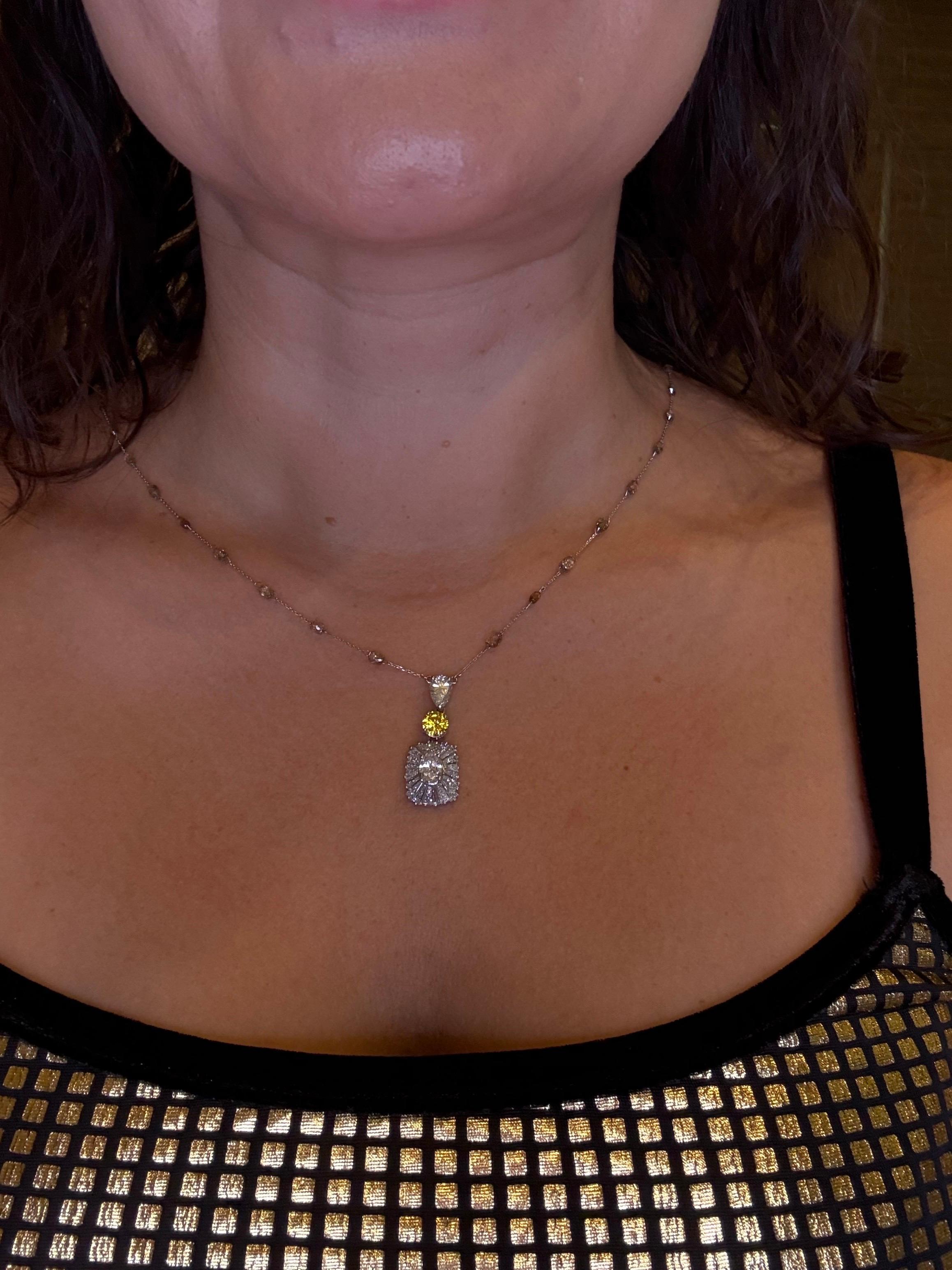 Collana con diamante briolette 5ct Rare 8.10gr oro 14KT In condizioni ottime in vendita a Boca Raton, FL