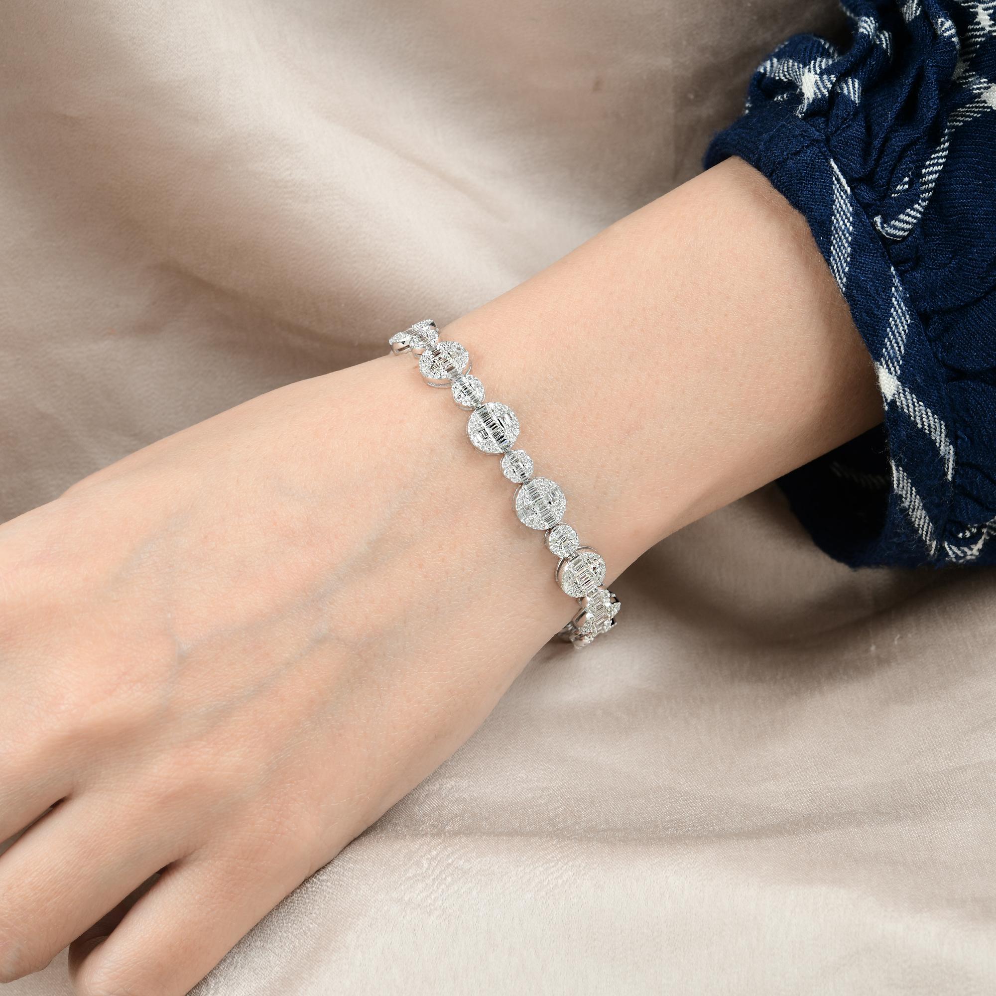 5ct SI Clarity HI Color Baguette Diamond Multi Disc Bracelet 10 Karat White Gold In New Condition For Sale In Diera, Dubai