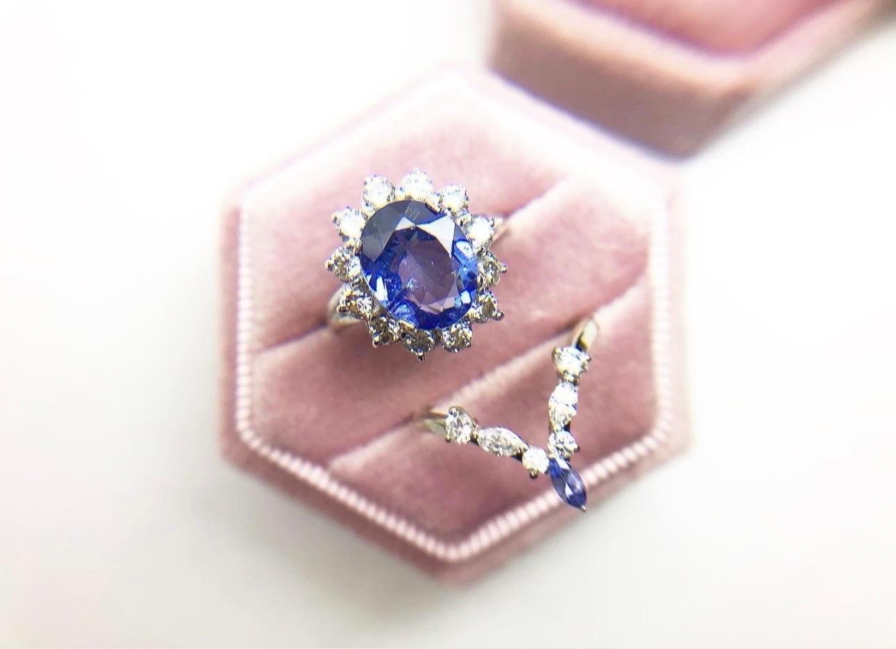 Oval Cut 5ct Tazanite & Diamond cocktail ring 18KT white gold For Sale