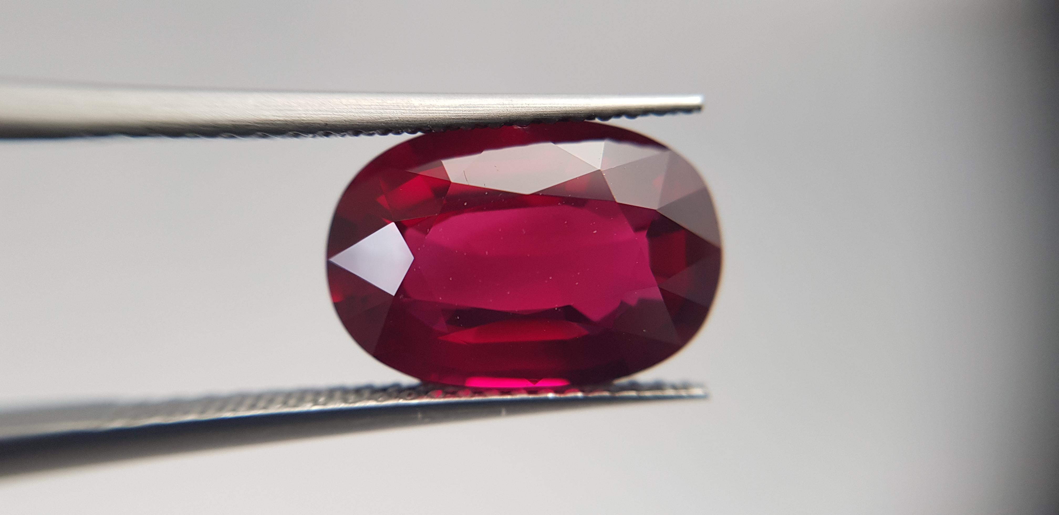 This 5.03ct unheated certified 'Pigeons Blood' Red Ruby is a gemstone of very high and fine quality. 

With a carat weight of above 5 carat, it is a rare find in natural stones to have a large sized gem like this. As well as this, the stone exhibits
