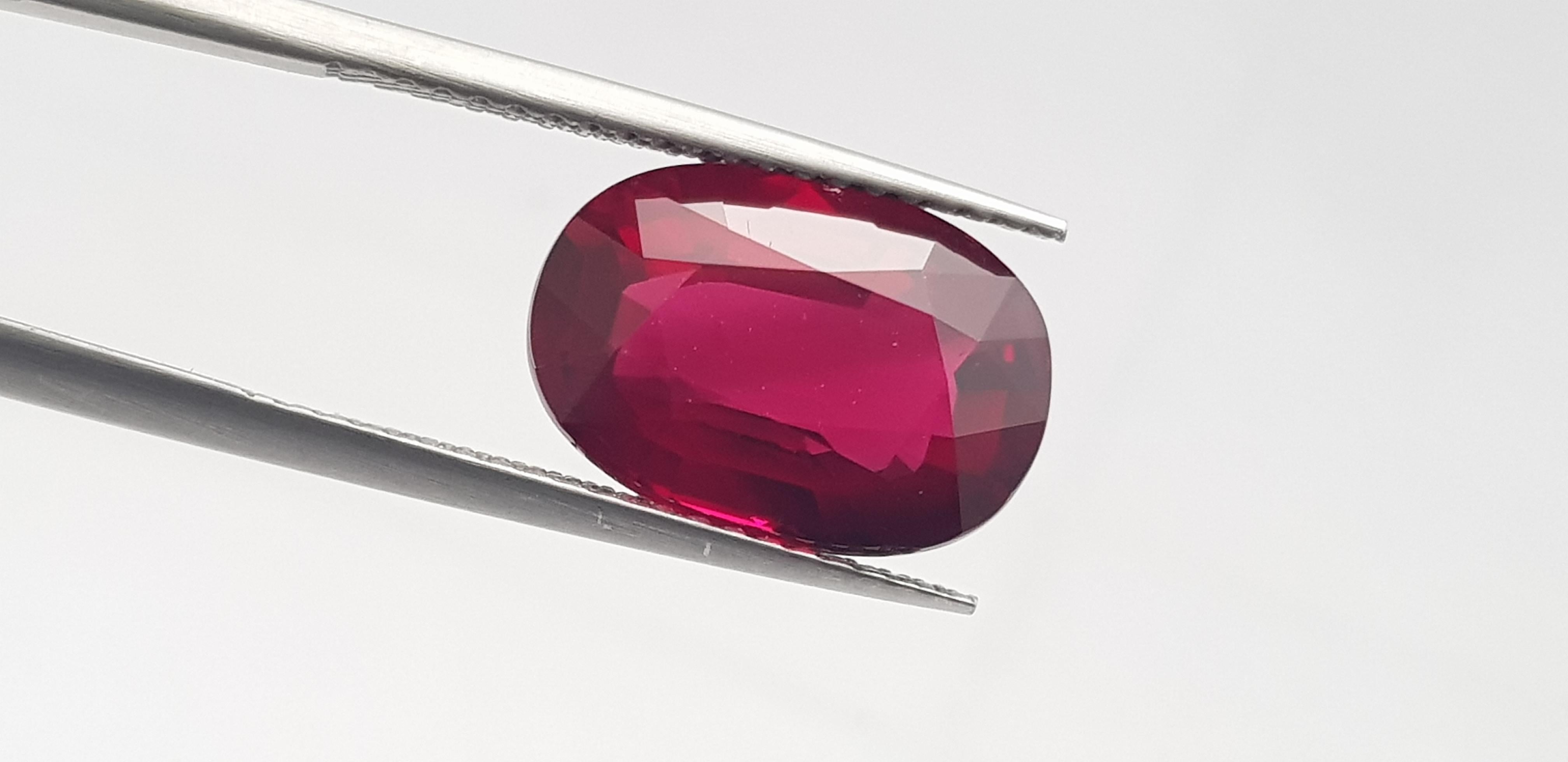 5ct Unheated Mozambican 'Pigeons Blood' Ruby In New Condition For Sale In London, GB