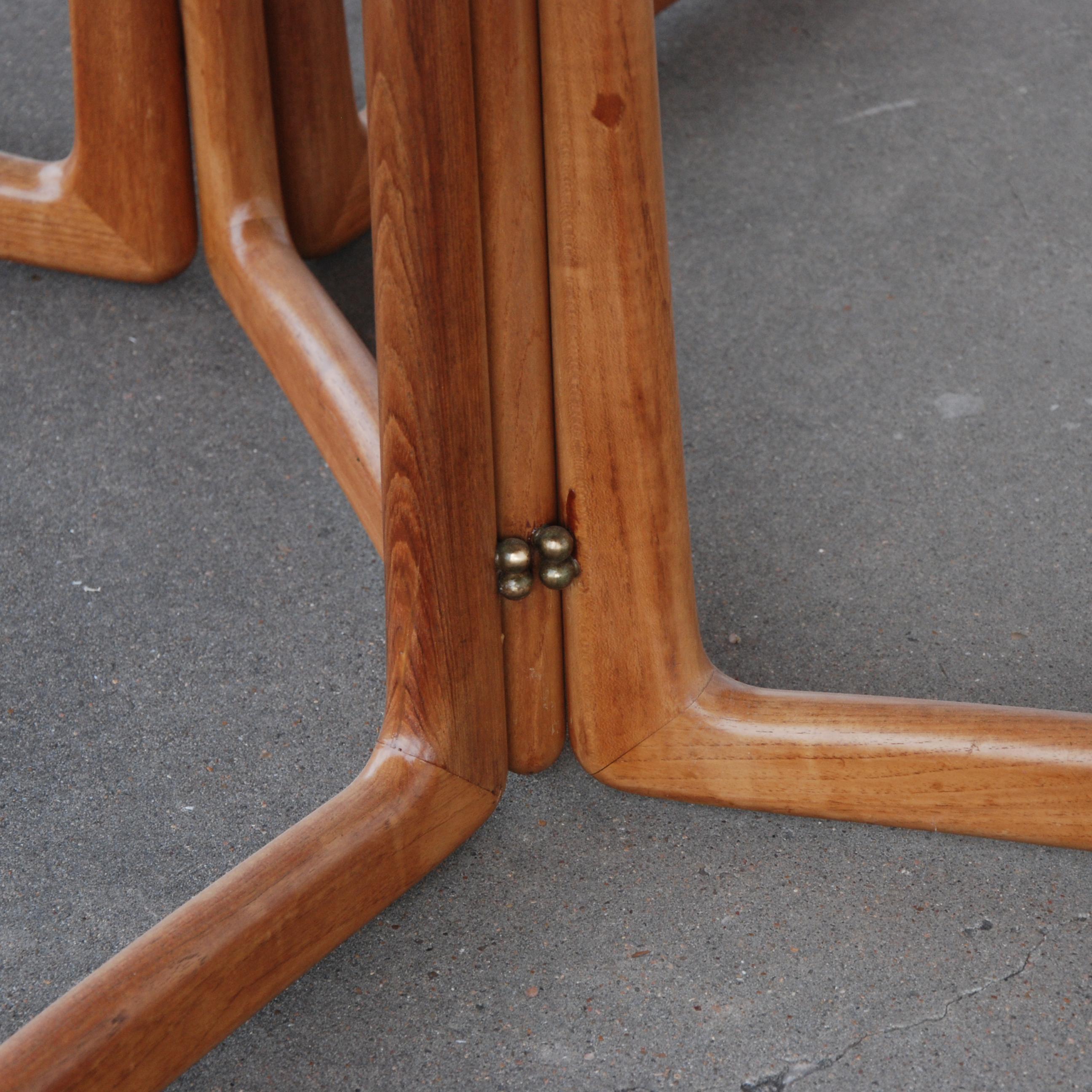 1960s Danish Peter Hvidt Drop-Leaf Dining Table in Teak and Brass For Sale 4