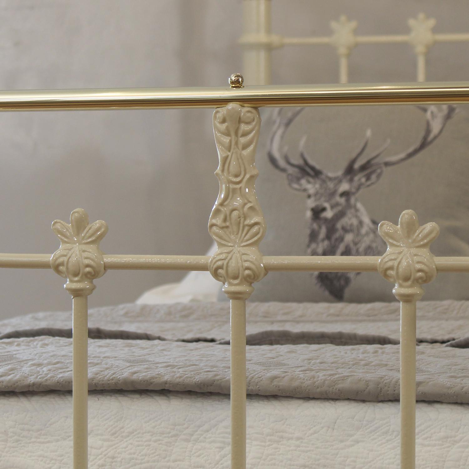 Late 19th Century 5ft Brass and Iron Antique Bed in Soft Cream For Sale