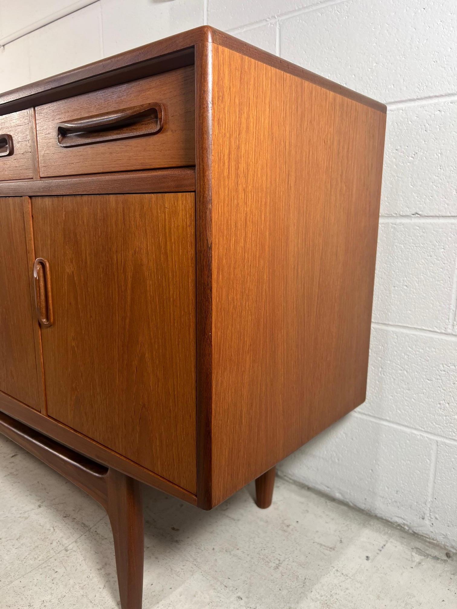 5ft Mid Century Modern Teak Credenza Buffet Console G Plan Fresco  For Sale 8