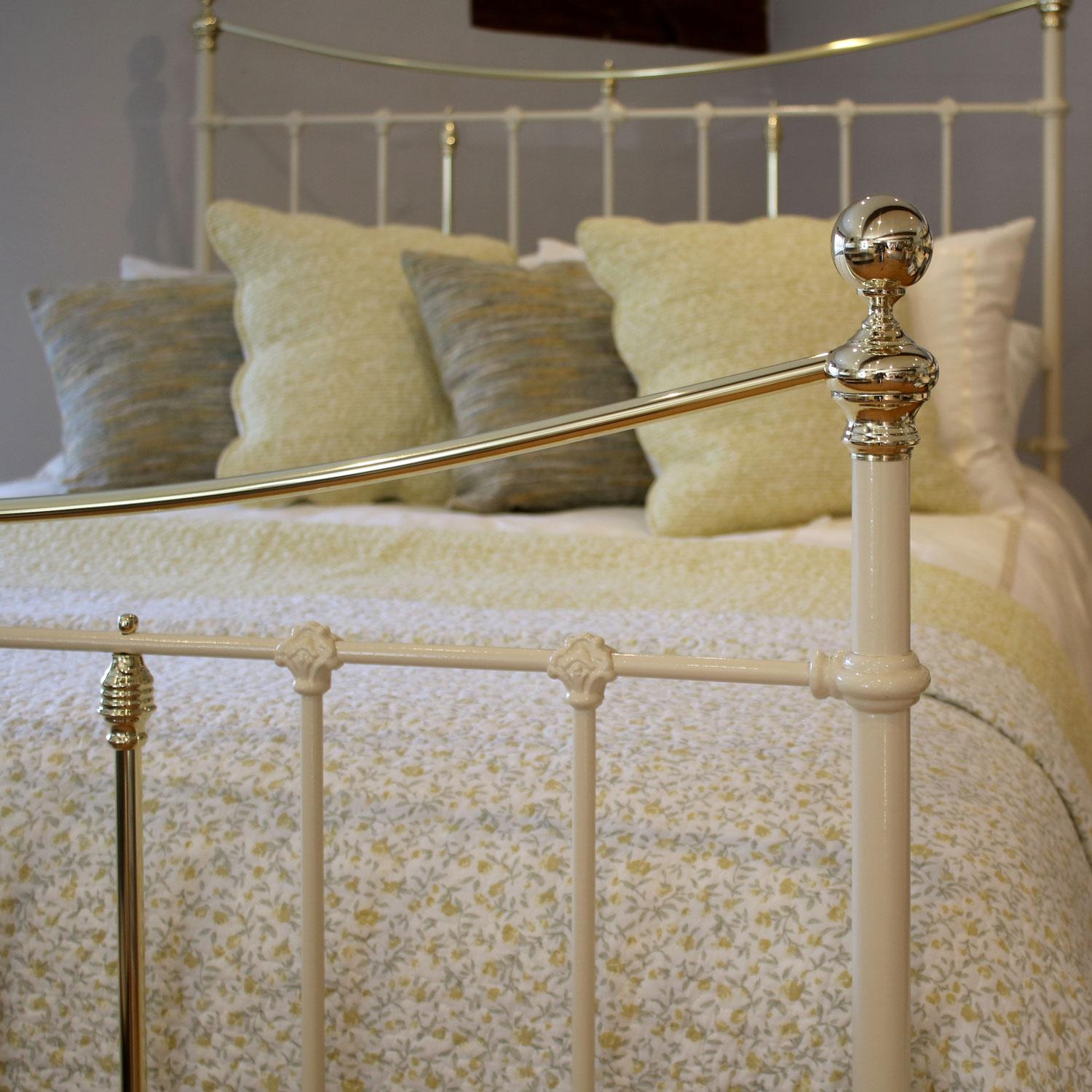 European Victorian Antique Bed in Cream MK227