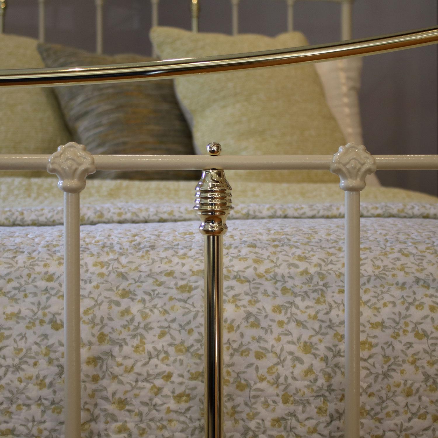 Victorian Antique Bed in Cream MK227 In Good Condition In Wrexham, GB