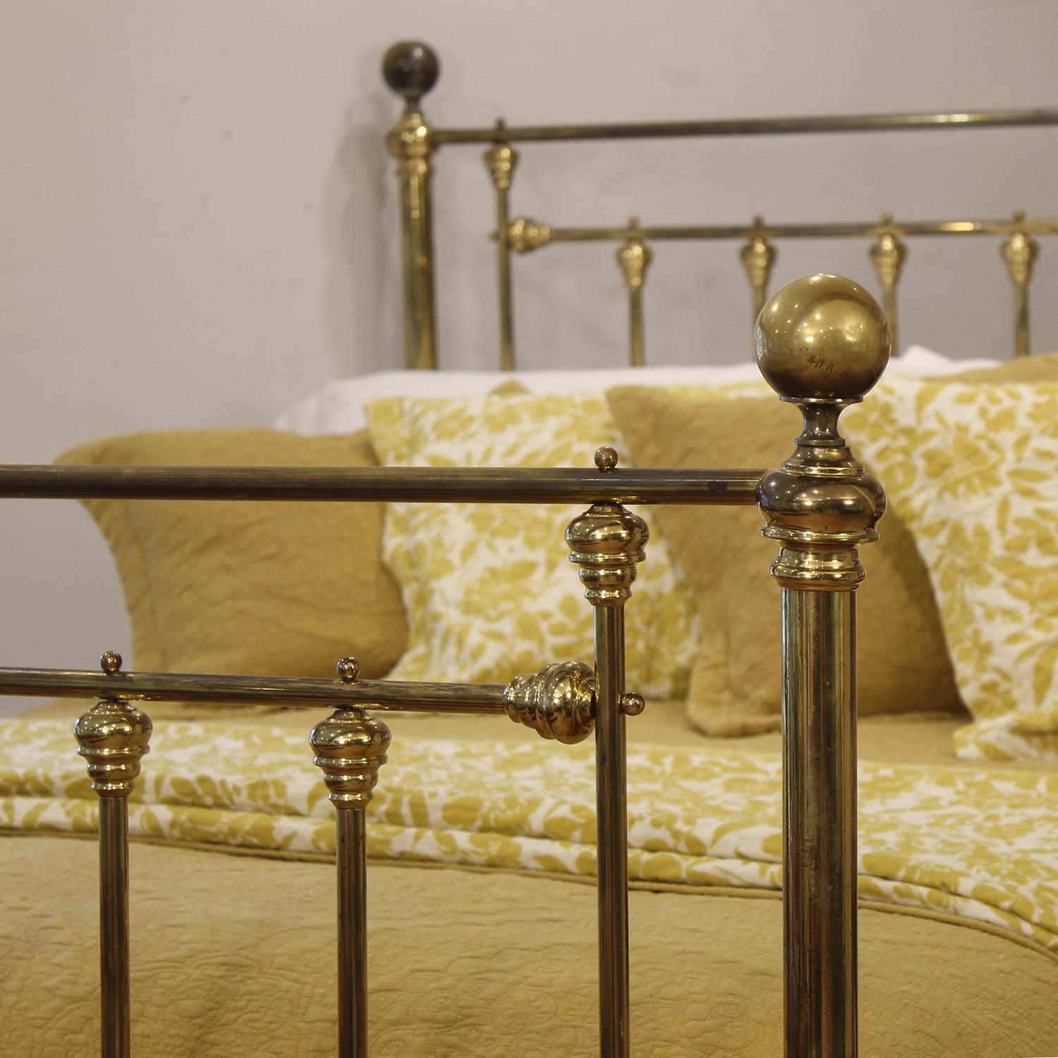 Tardo vittoriano Letto largo 5ft in ottone antico MK334 in vendita