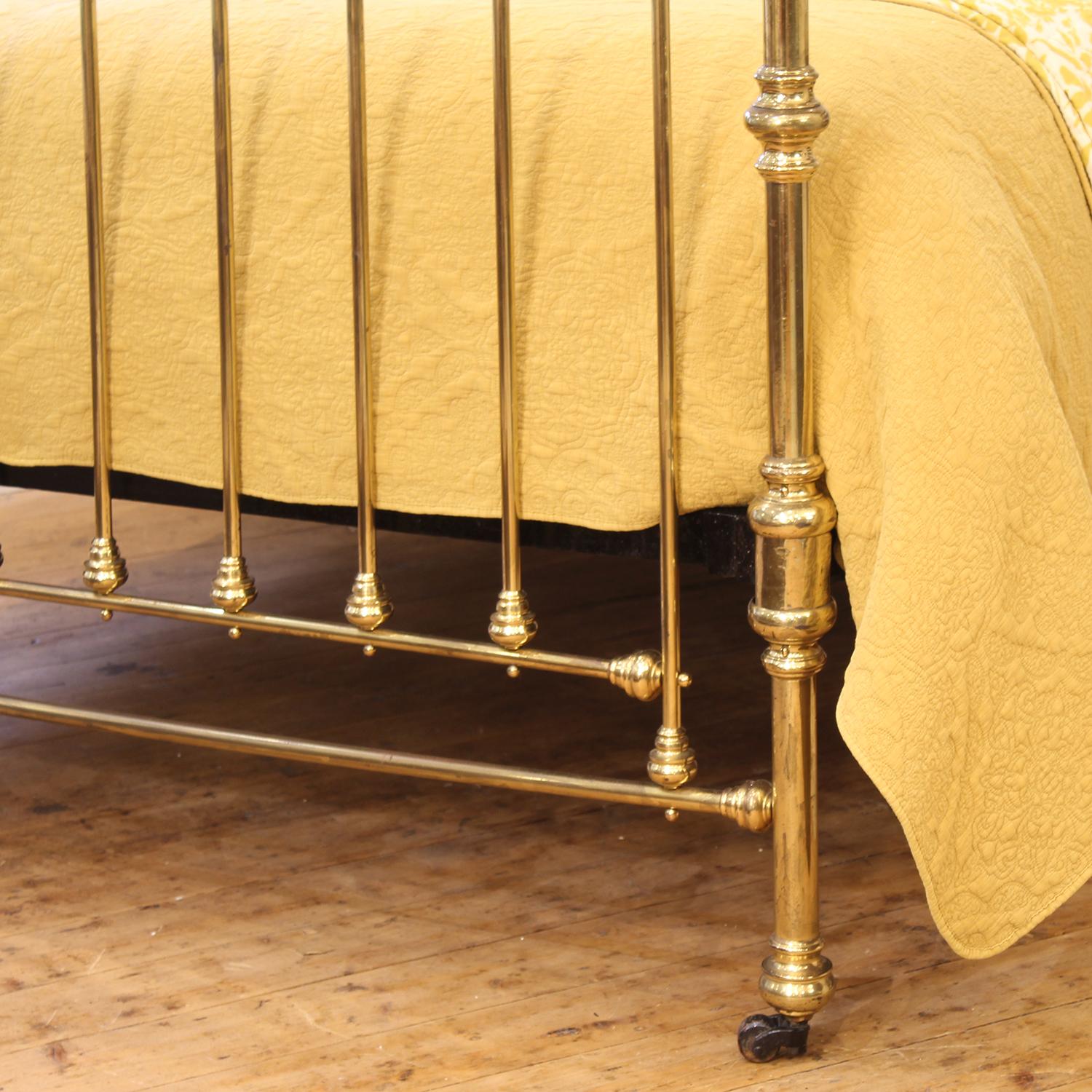 Letto largo 5ft in ottone antico MK334 In condizioni buone in vendita a Wrexham, GB