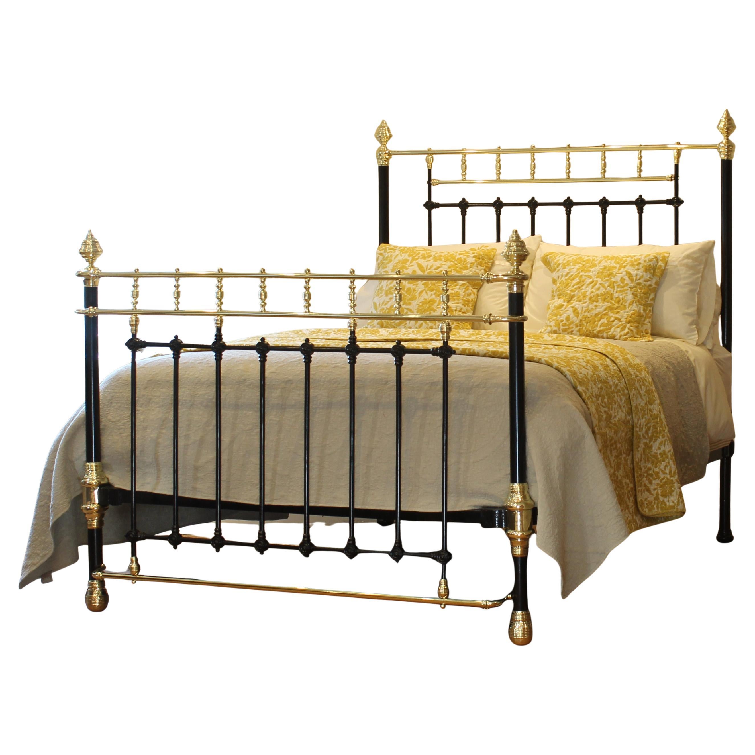 5ft Wide Black Antique Bed with Decorative Brass Gallery MK318
