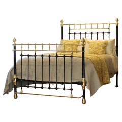 Cama Antigua Negra de 1,80 m de Ancho con Galería Decorativa de Latón MK318
