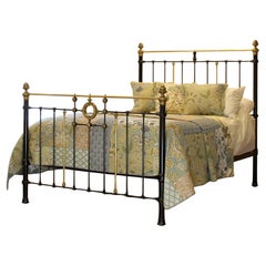 5ft Wide Black Antique Bed with Decorative Brass Ring MK316