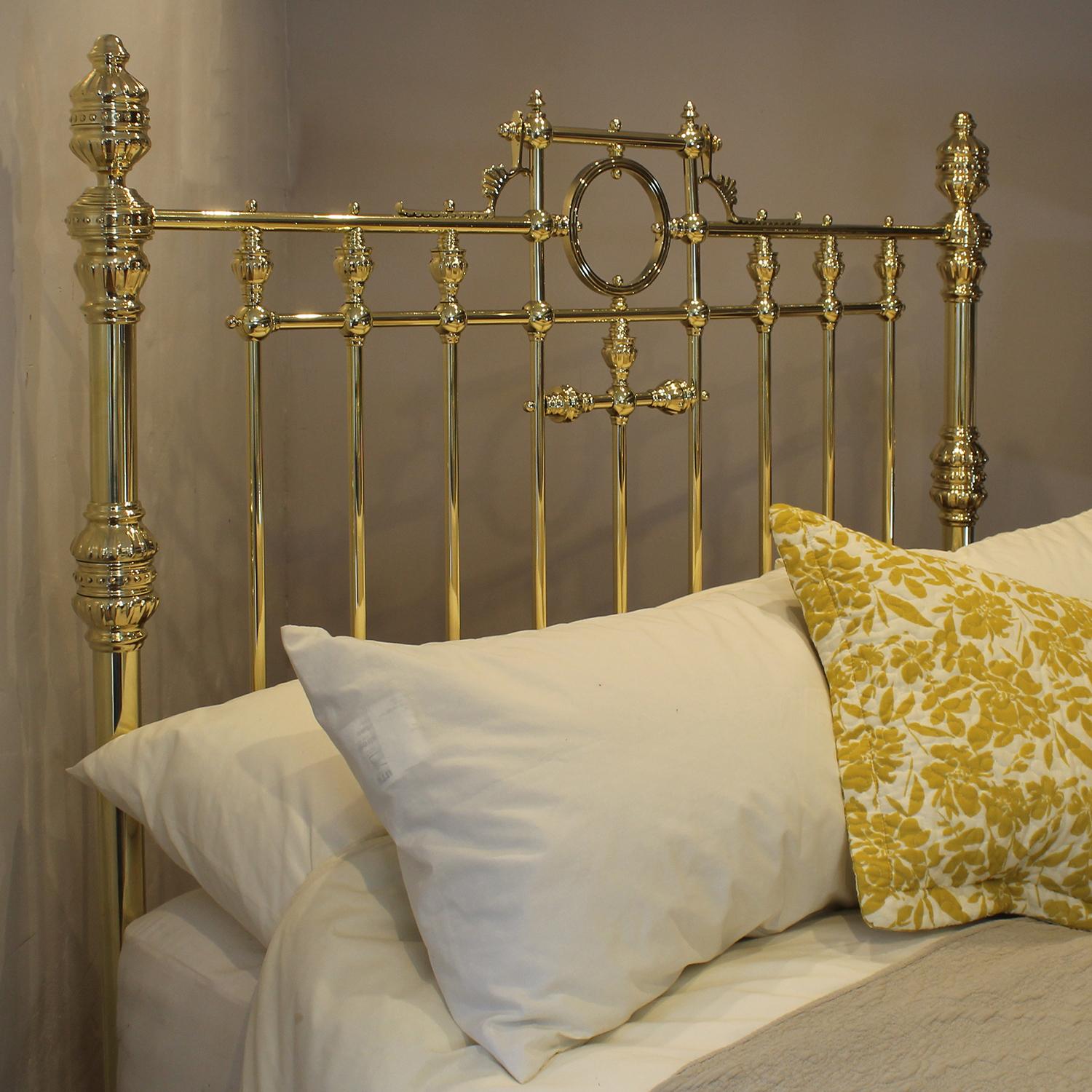 5ft Wide Brass Antique Bed with Decorative Brass Gallery and Ring MK319 2
