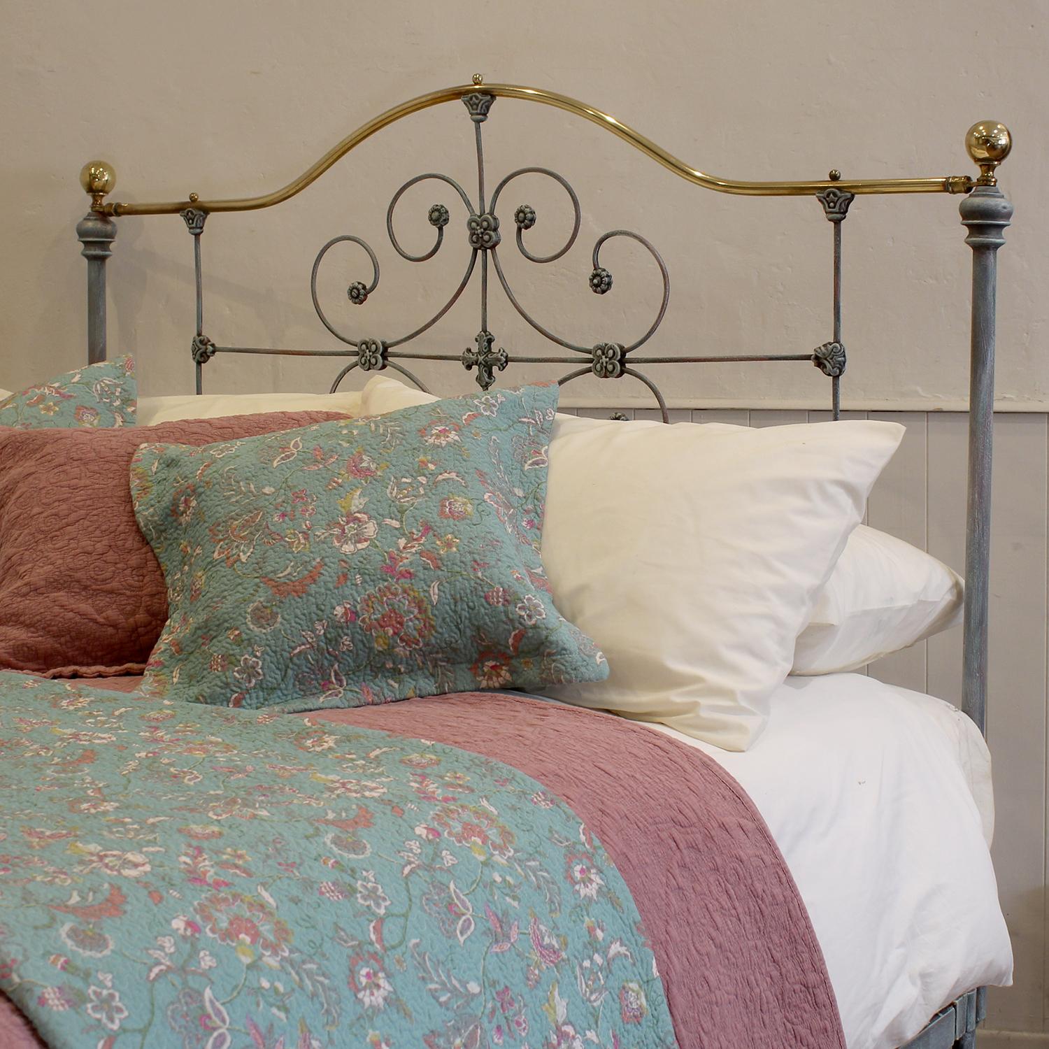 5ft Wide Cast Iron and Brass Antque Bed Finished in Blue Verdigris MK320 For Sale 4