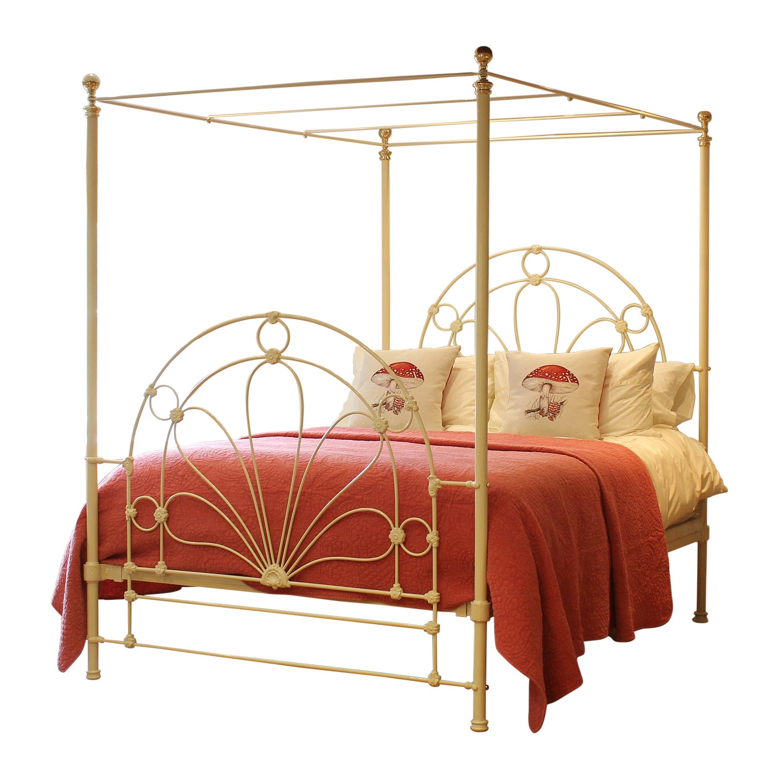 5ft Wide Cast Iron Four Poster with Sunburst Design Finished in Cream, M4P57 For Sale