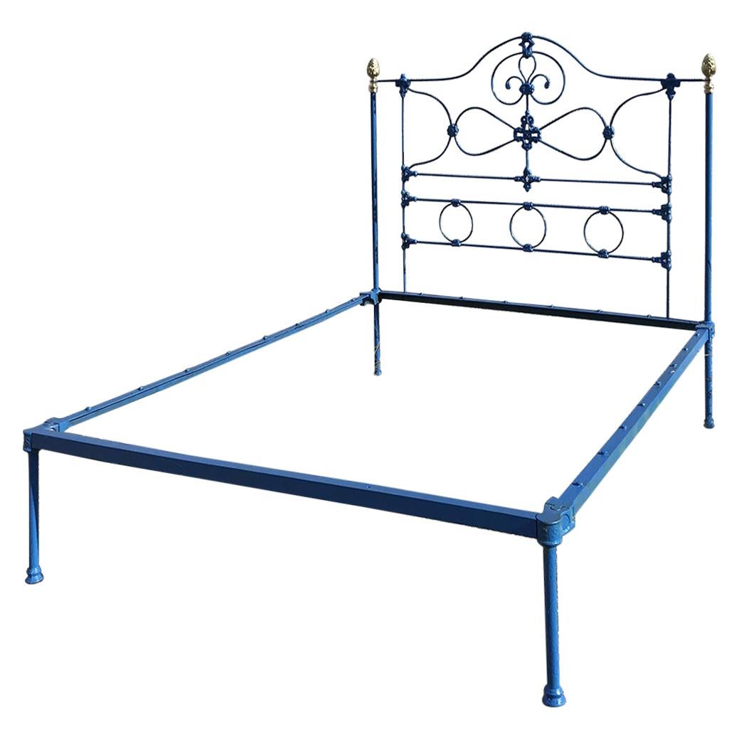 Cast Iron Platform Antique Bed, MK212