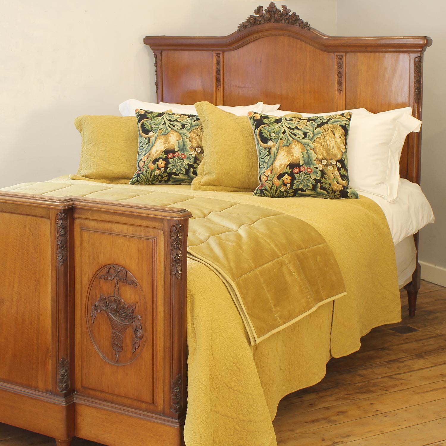 5ft Wide Edwardian Antique Bed with Carved Panels Circa 1910 WK208 In Excellent Condition For Sale In Wrexham, GB
