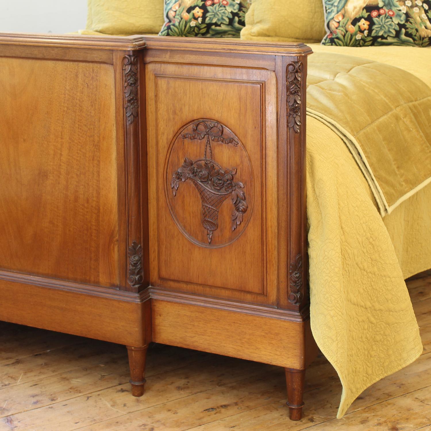 20th Century 5ft Wide Edwardian Antique Bed with Carved Panels Circa 1910 WK208 For Sale