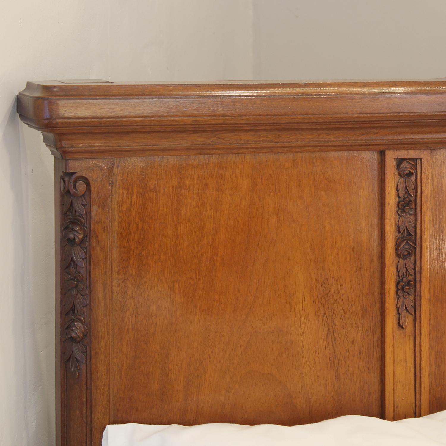 5ft Wide Edwardian Antique Bed with Carved Panels Circa 1910 WK208 For Sale 3