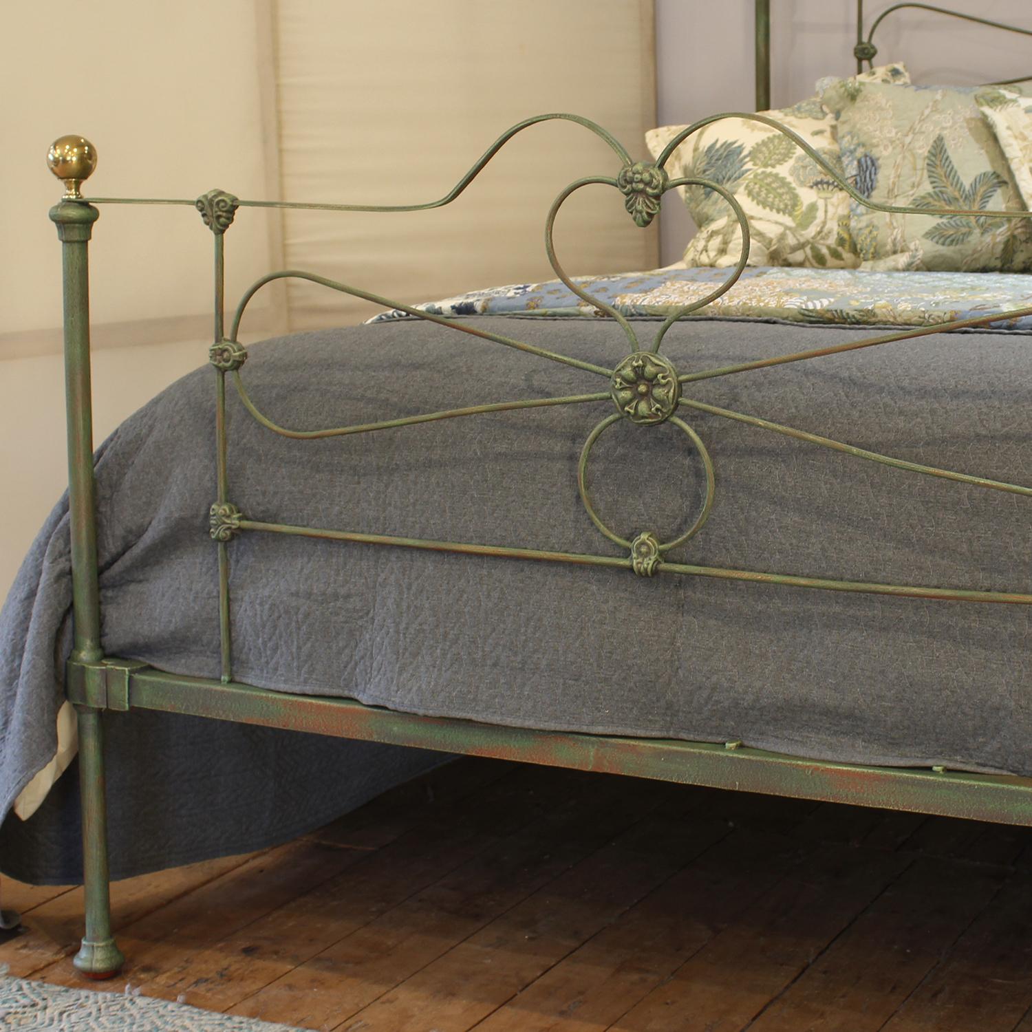 5ft Wide King Size Gusseisen antike Bett in Grün Verdigirs um 1880 im Zustand „Hervorragend“ im Angebot in Wrexham, GB