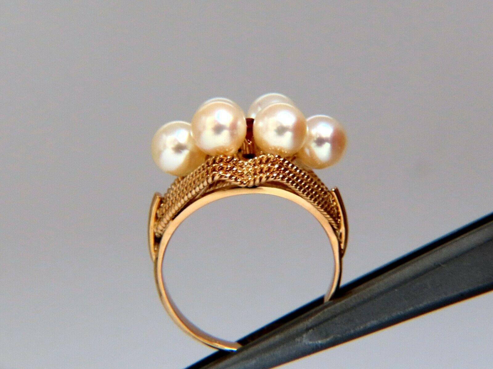 Natural Akoya Cream Cluster Vintage Pearl Ring In New Condition In New York, NY