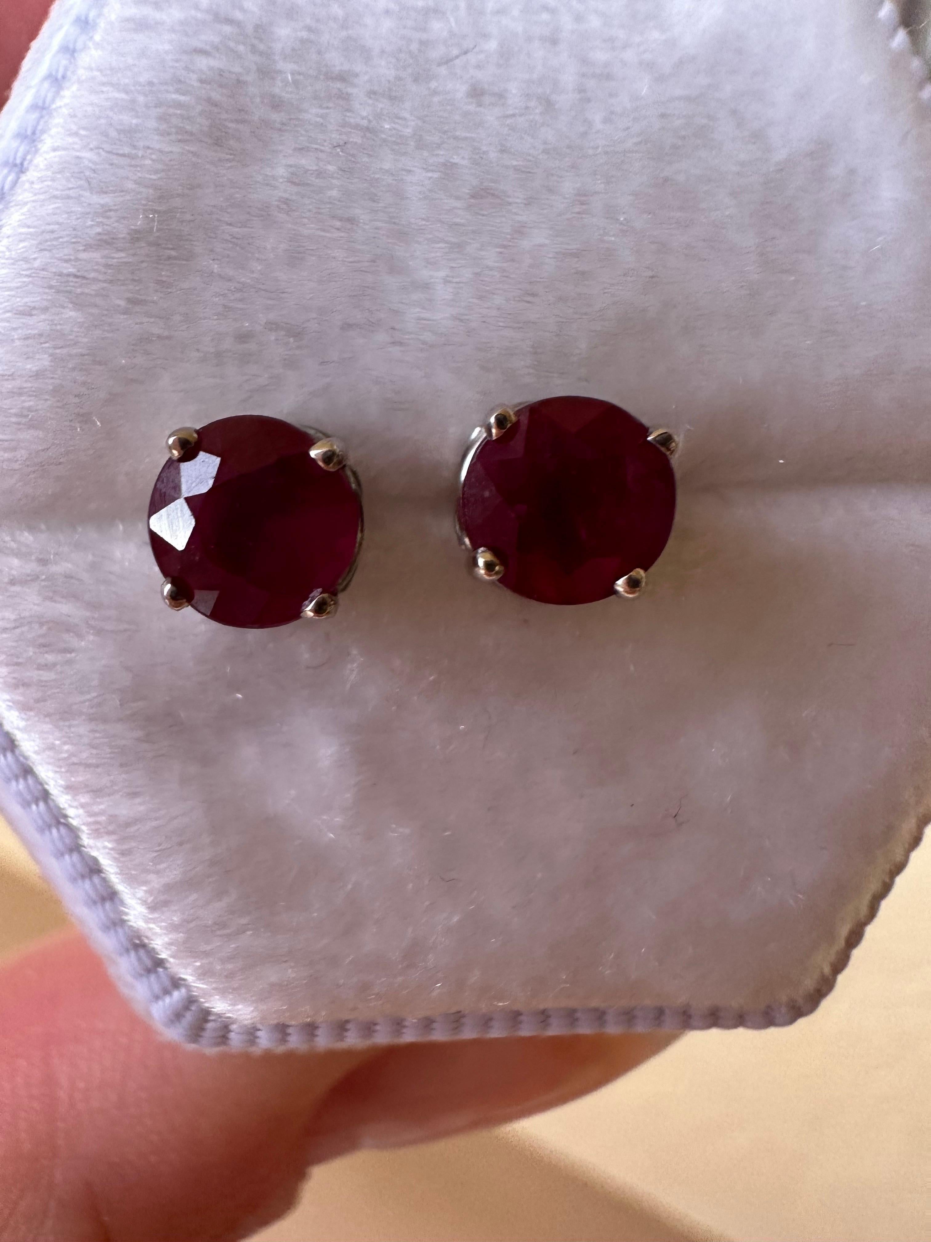 Women's or Men's 5mm ruby studs 14KT gold natural ruby stud earrings  For Sale