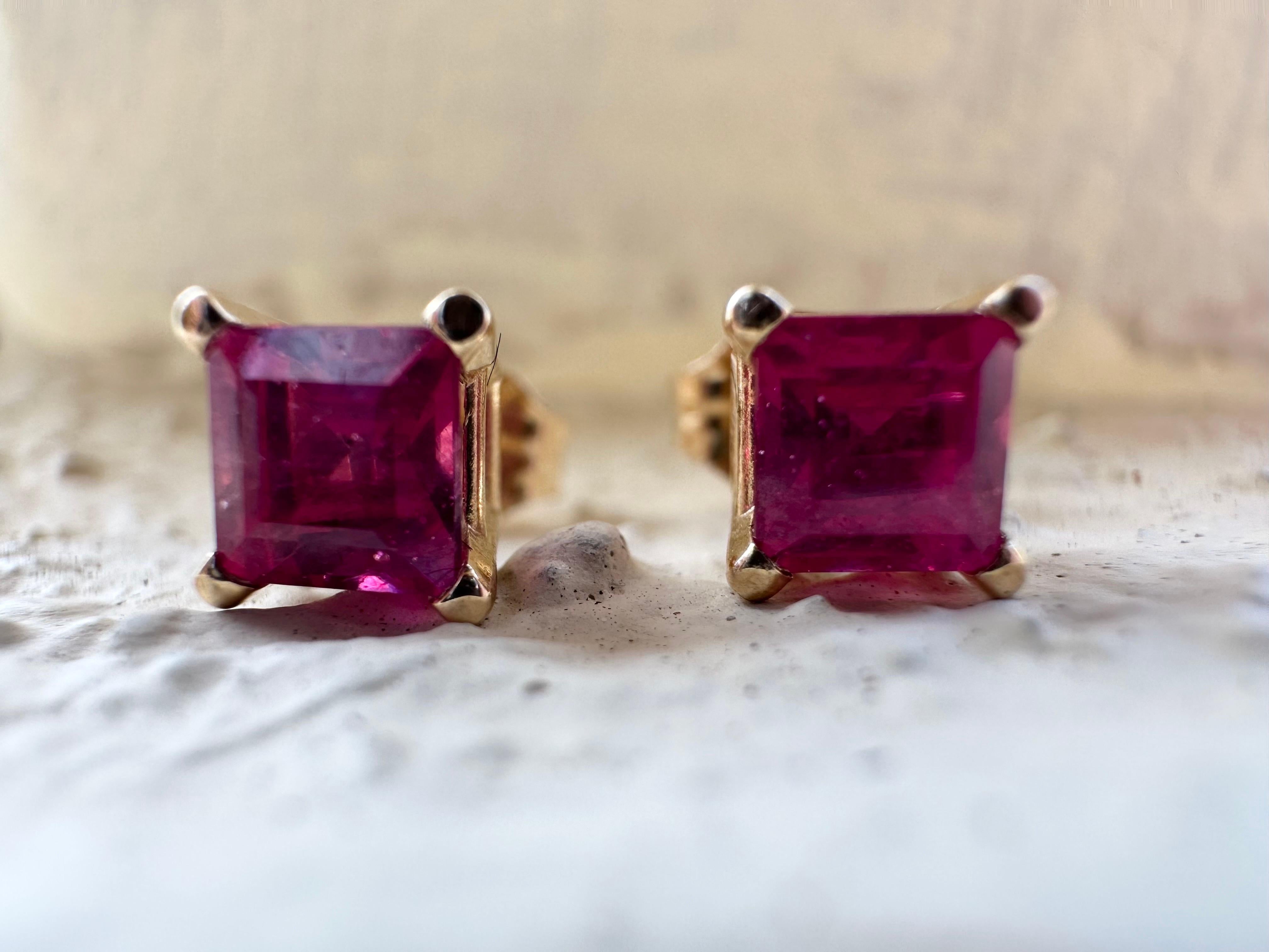 5mm square ruby earrings 14KT gold natural ruby stud earrings For Sale 1