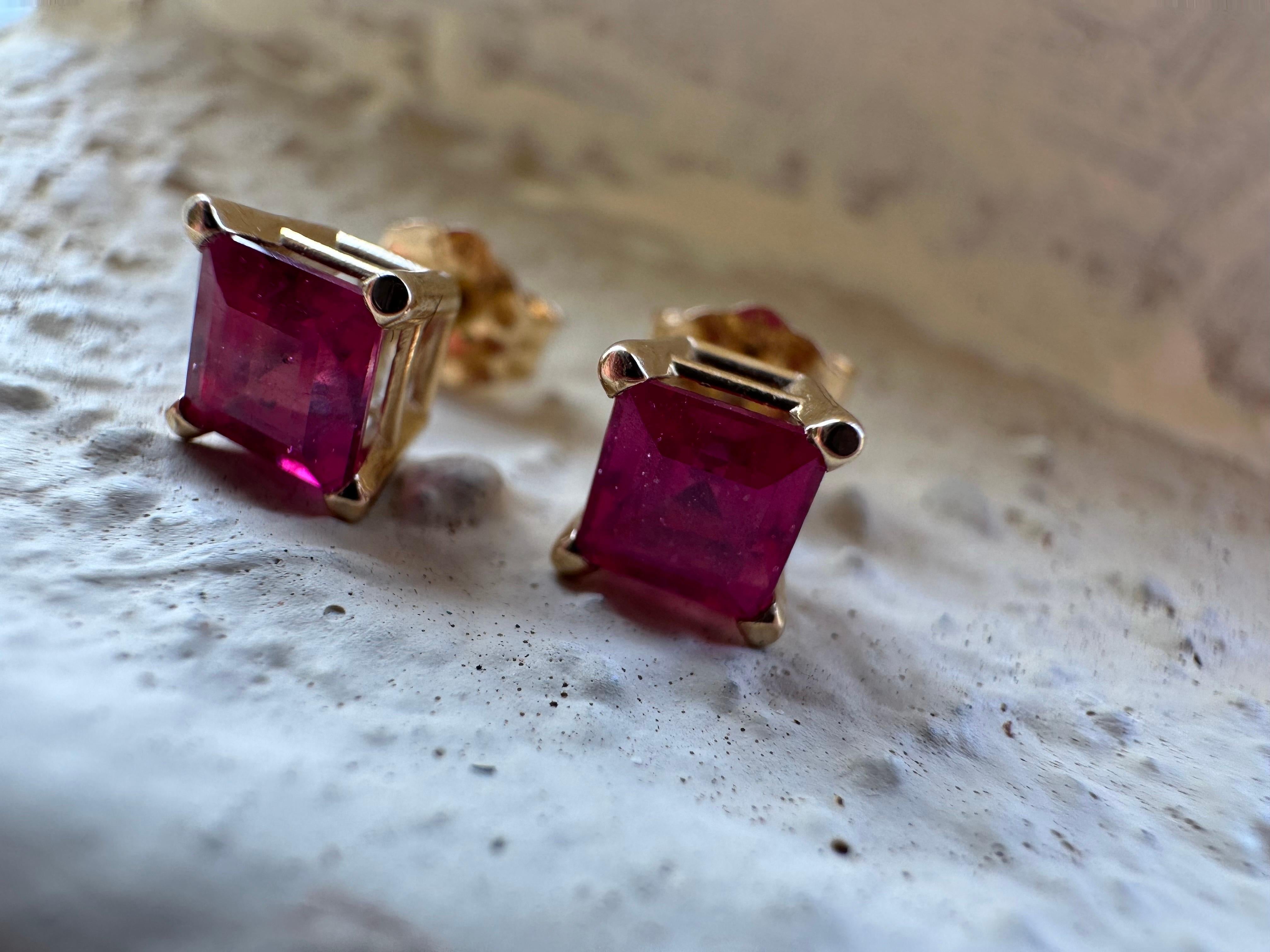 5mm square ruby earrings 14KT gold natural ruby stud earrings For Sale 3