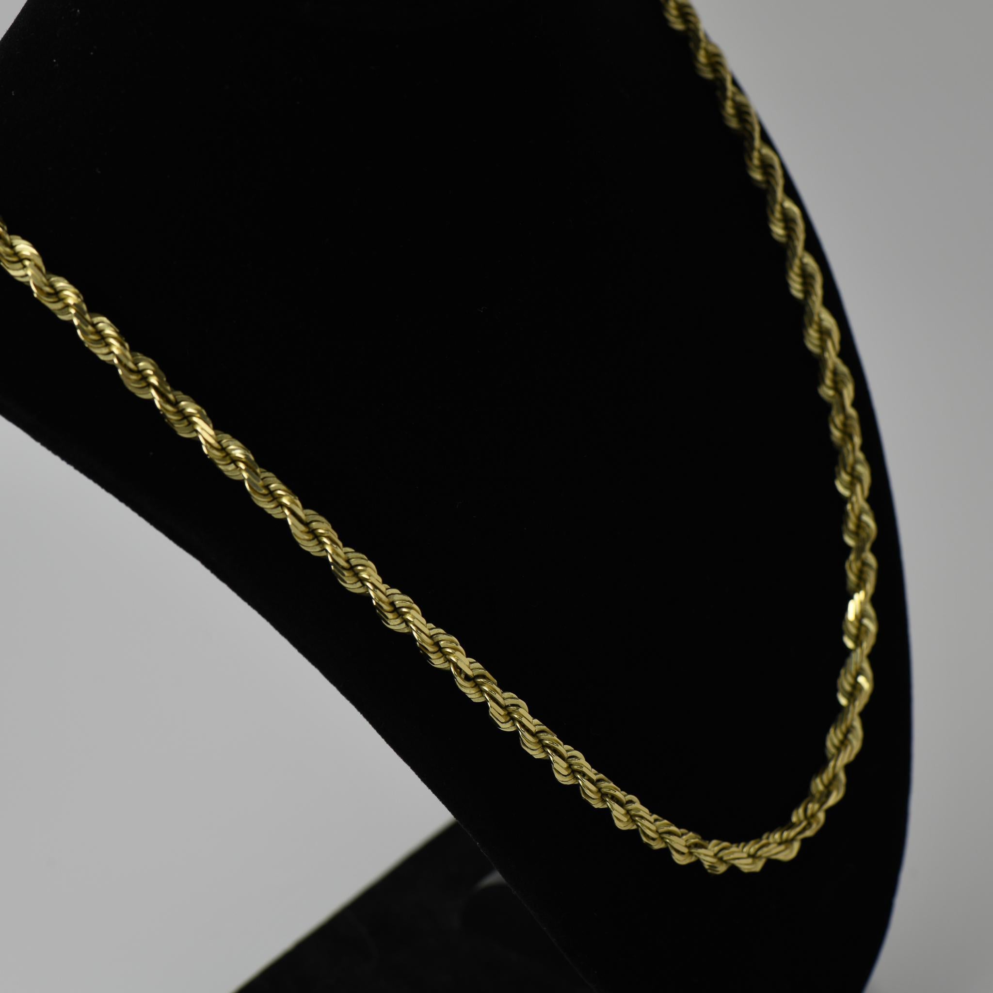 Metal Type: 14K Yellow Gold
Gold Melt Value: $2844
Weight: 60.5G
Length: 24