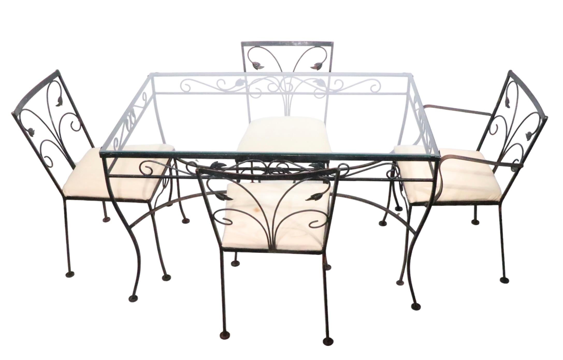 5pc. Wrought Iron and Glass Garden Patio Set att. to Salterini In Good Condition For Sale In New York, NY