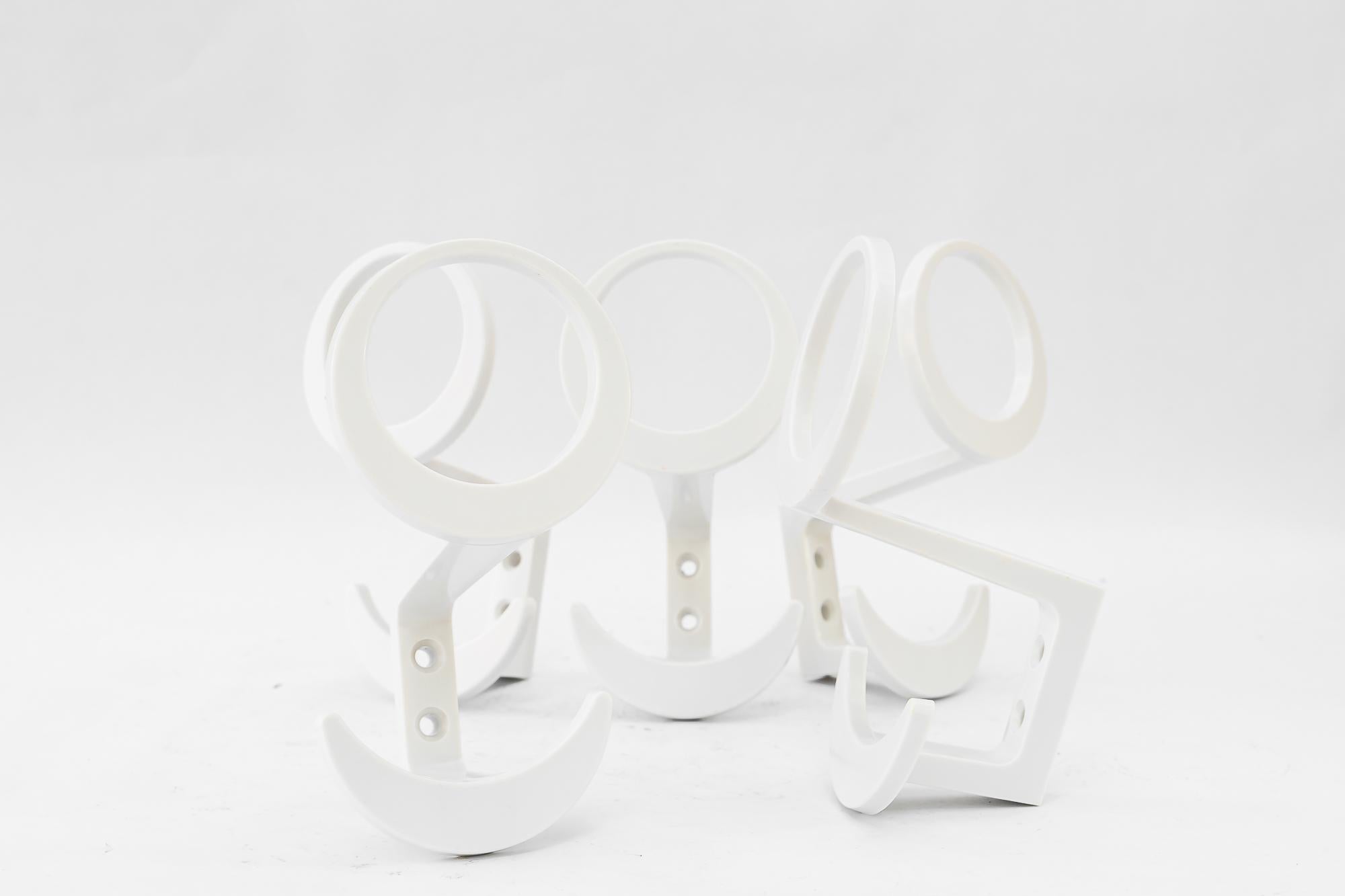 Mid-Century Modern 5x lucite wall hooks around 1970s For Sale