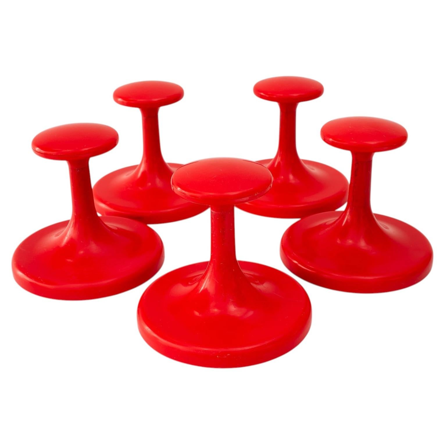 5x red plastic hooks around 1970s For Sale