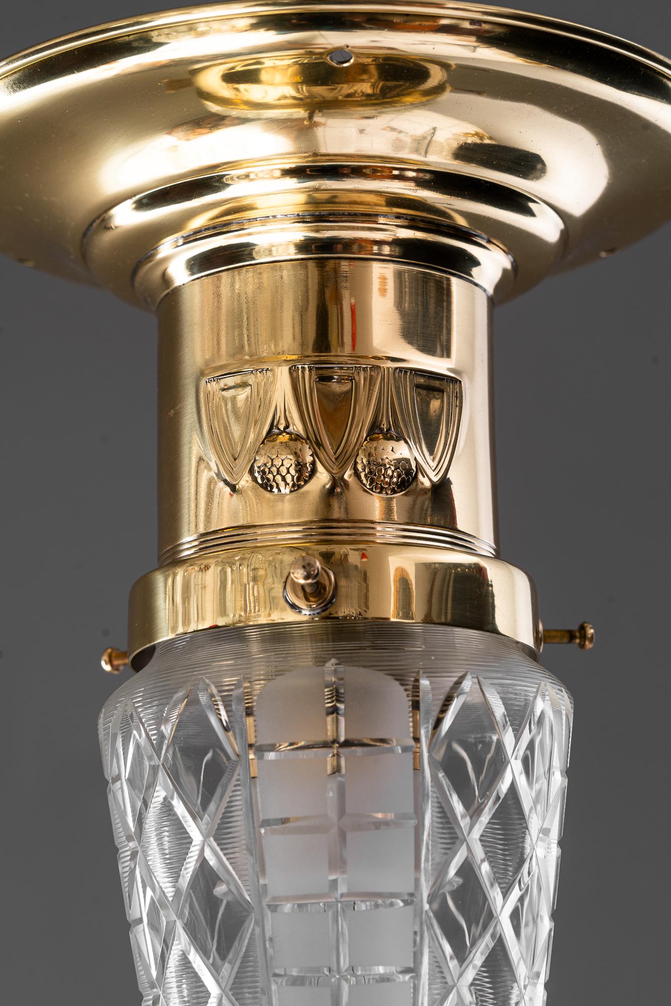 Début du 20ème siècle 5x petites lampes de plafond art déco avec abat-jour en verre taillé vienne vers les années 1920 en vente