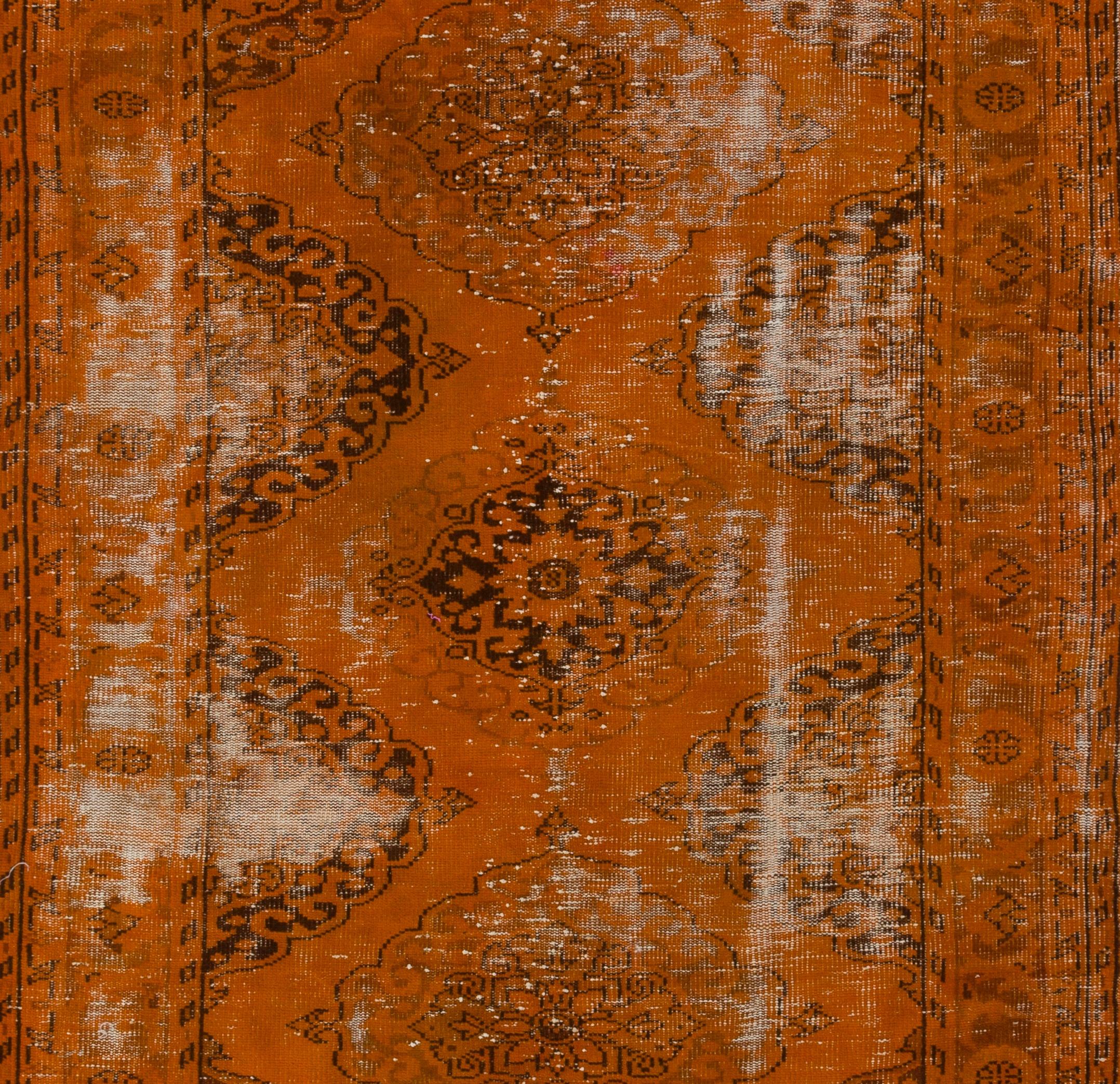 5x10 Ft Handgefertigter türkischer Vintage-Läufer im Used-Look in gebranntem Orange (Türkisch) im Angebot