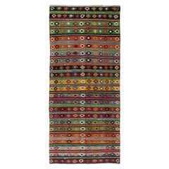5x11,2 Ft Vintage Turkish Kilim Runner. Tappeto colorato tessuto a mano per il corridoio