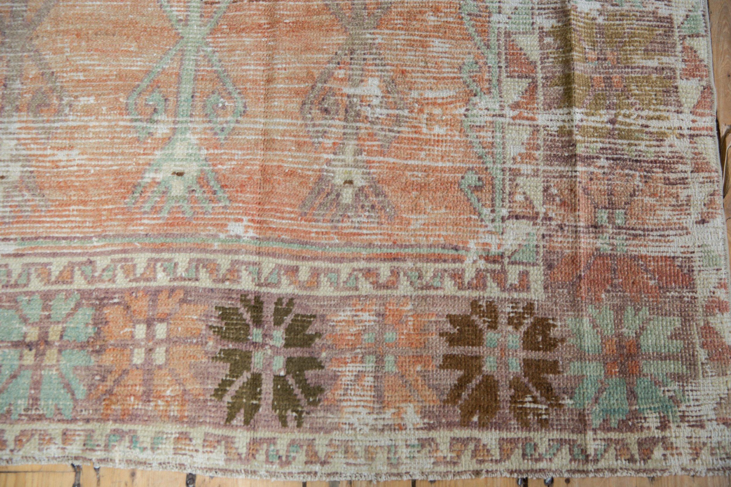 Distressed Oushak-Teppich-Läufer, Vintage im Angebot 3