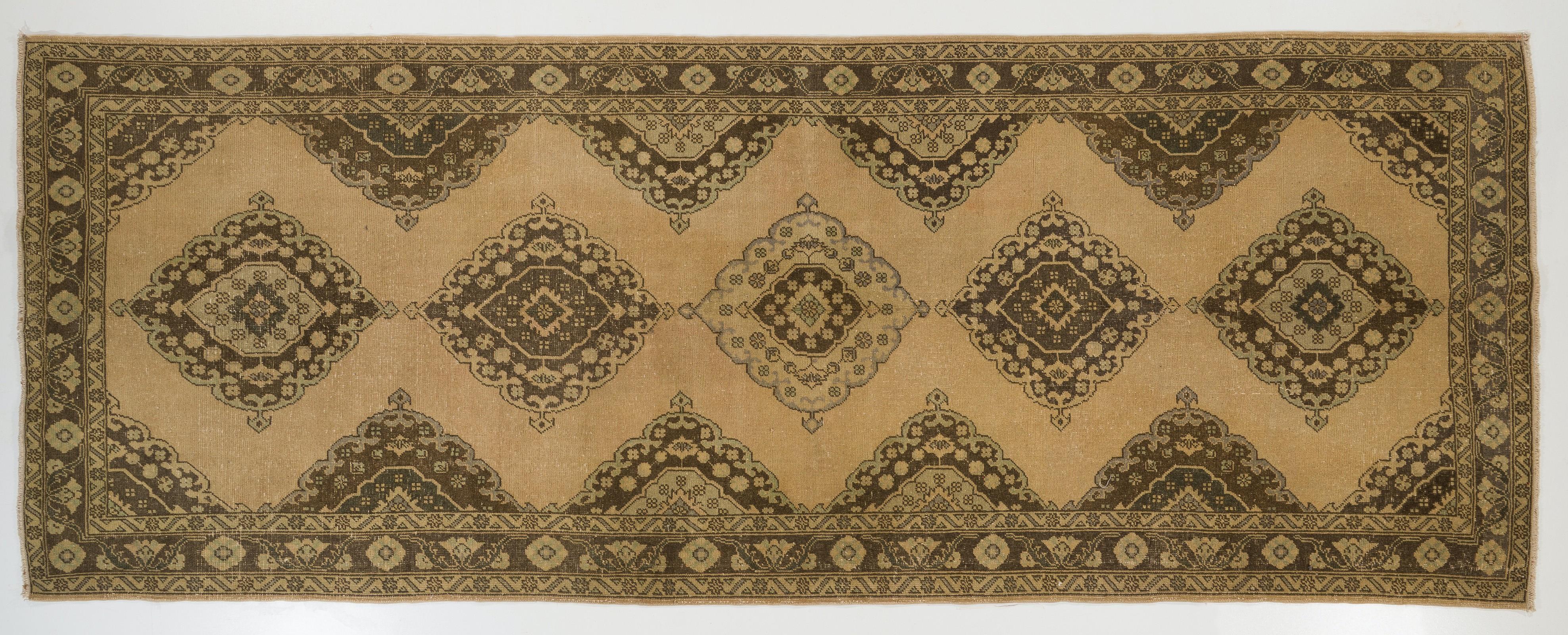 5x13.2 Ft Mid-Century Handmade Turkish Runner Rug for Hallway Decor, circa 1950 In Good Condition For Sale In Philadelphia, PA
