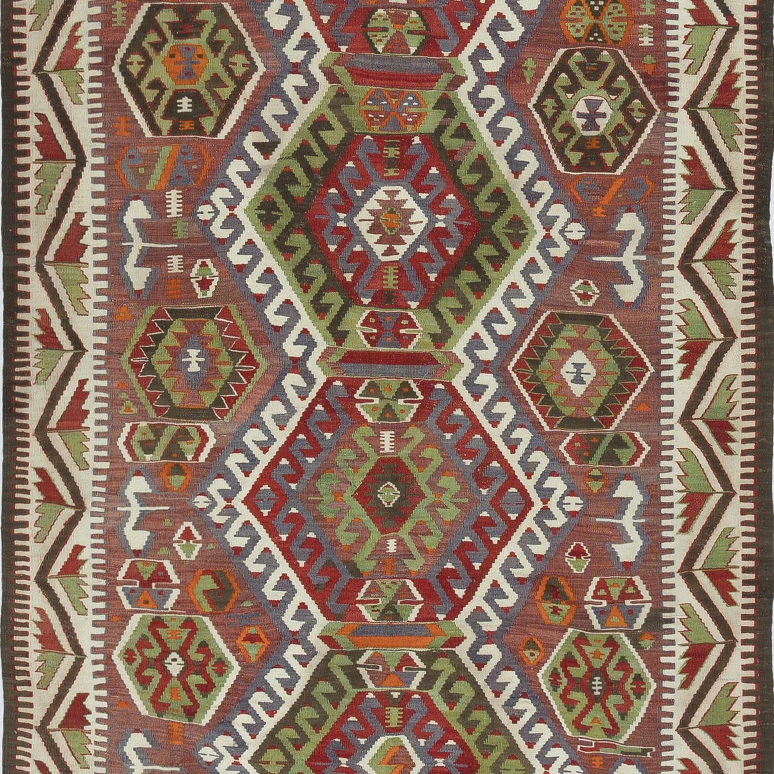 5x13.5 Ft Vintage Turkish Runner Kilim Rug with Geometric Patterns. 100% Wool (Handgewebt) im Angebot