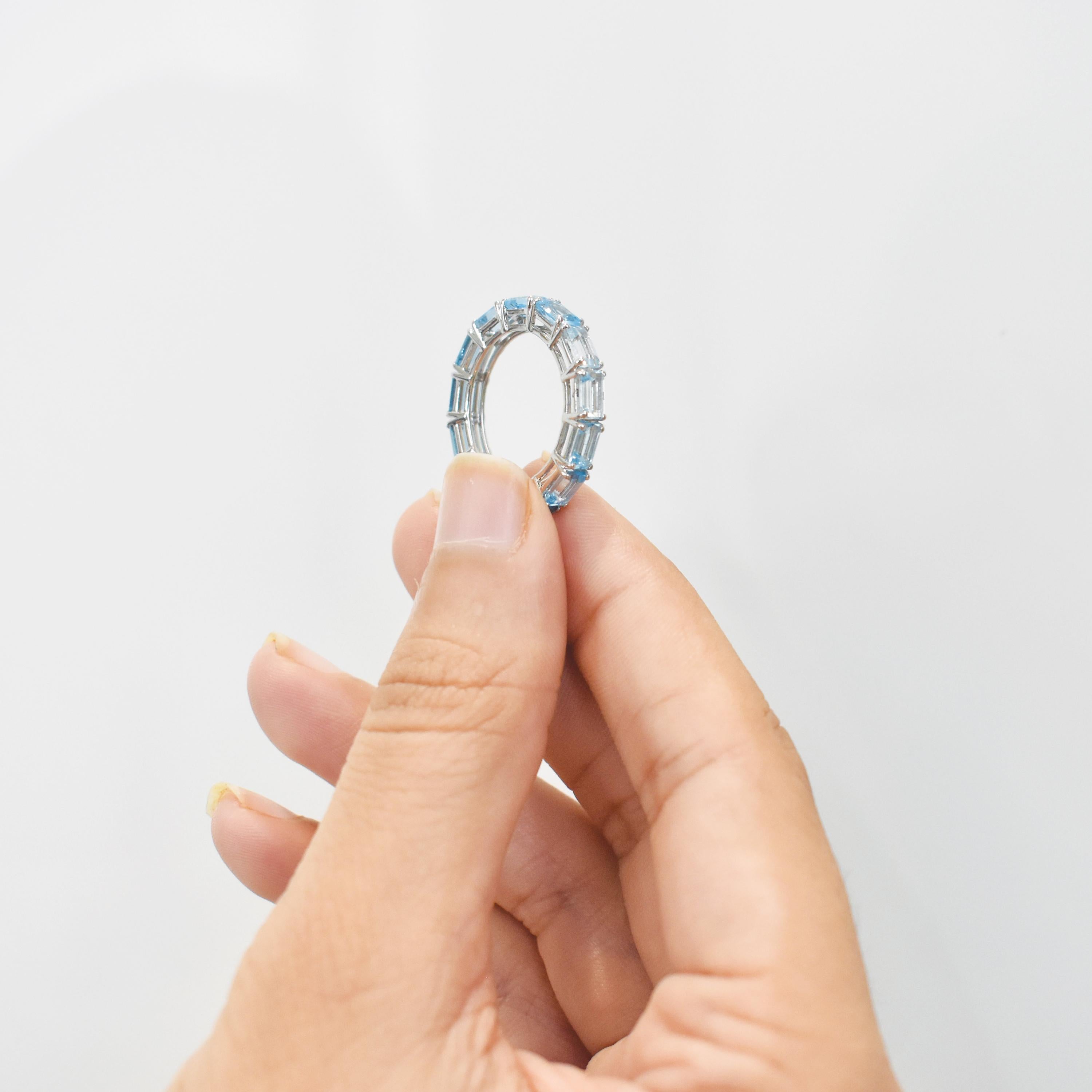 En vente :  5x3 MM Octagon Gradient Blue Topaz Gemstones Eternity Band White Gold Ring 13