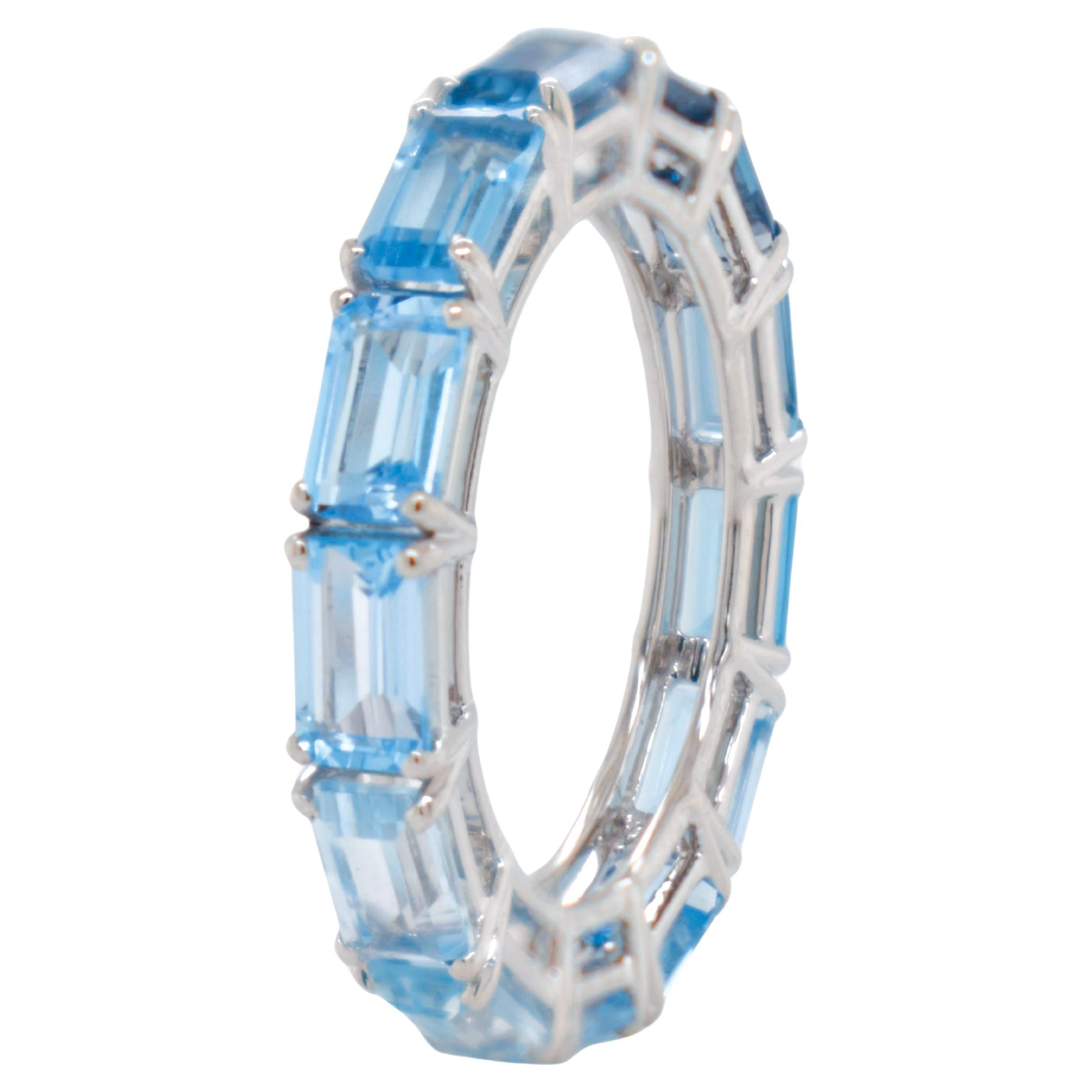 En vente :  5x3 MM Octagon Gradient Blue Topaz Gemstones Eternity Band White Gold Ring