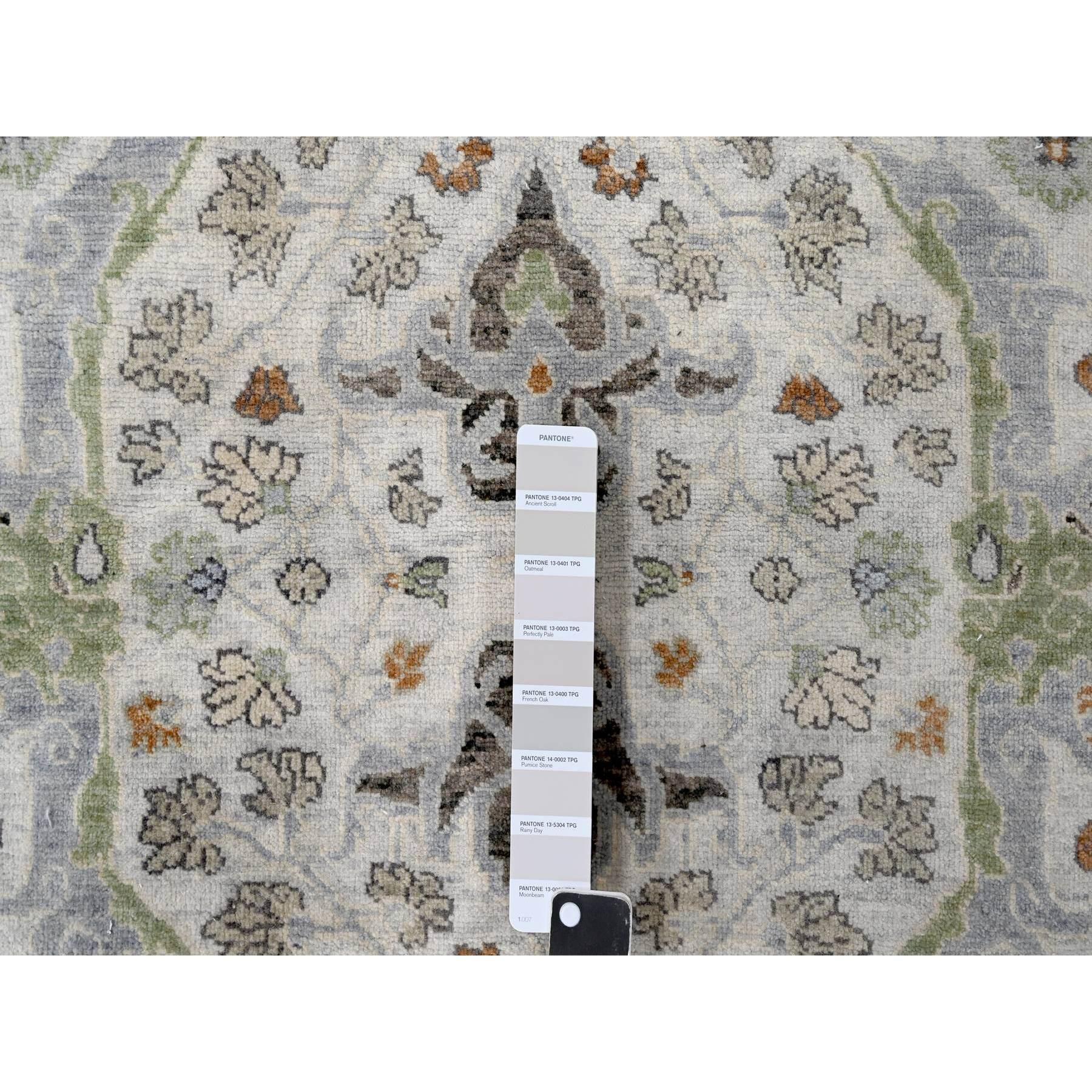 Noué à la main Tapis rond noué à la main Oushak Chrome Denser Weave 5'x5' en vente