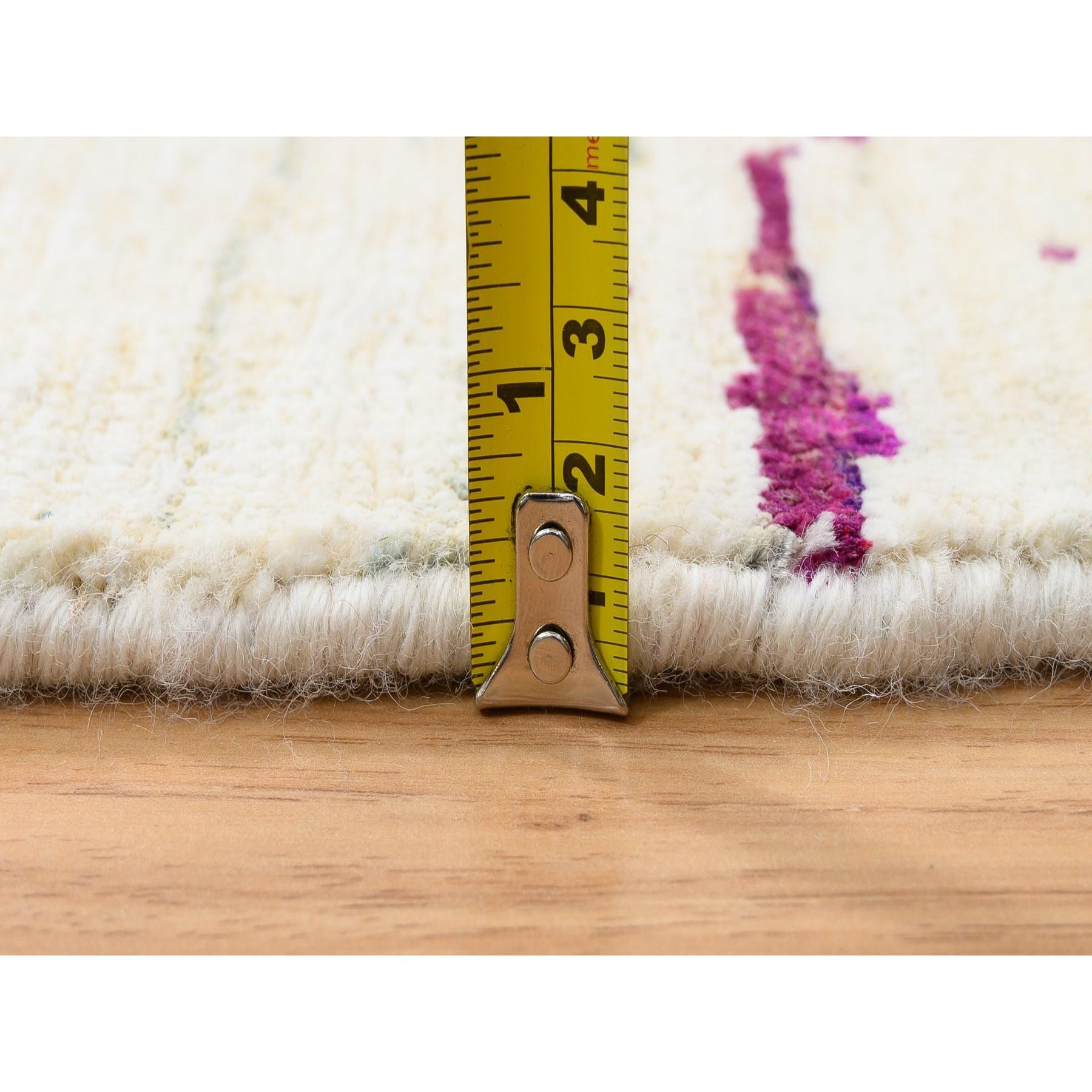 5'x5' Colorful Modern Abstract Motifs Wool and Silk Hand Knotted Round Rug For Sale 1