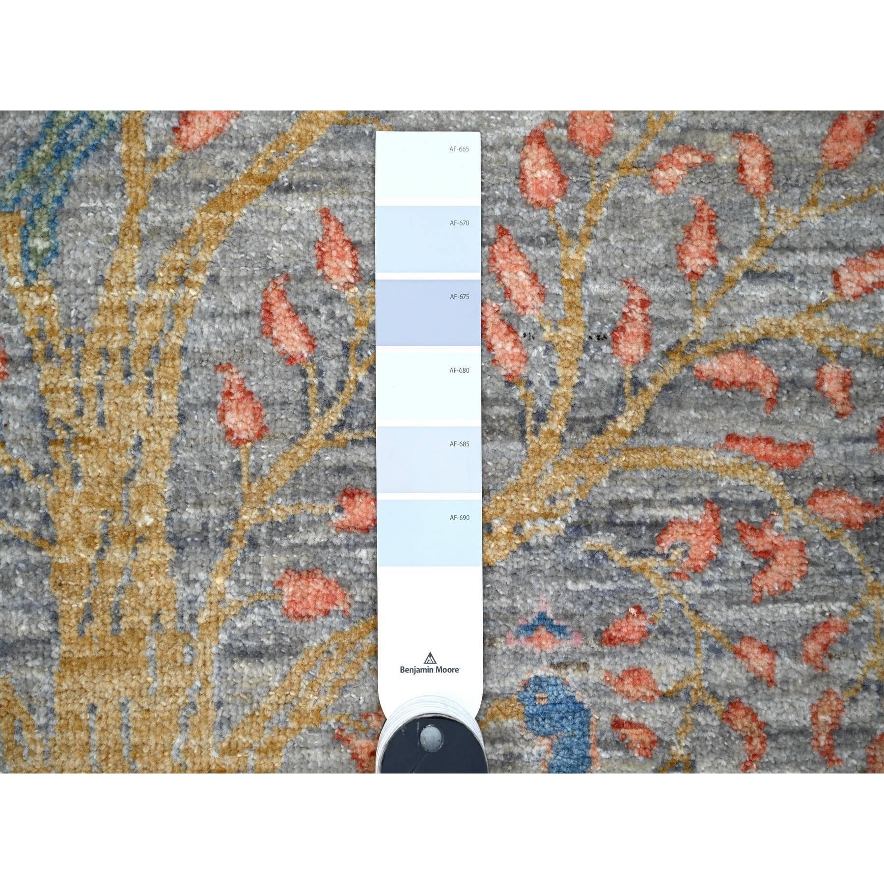 5'x5' Daphne Gray Hand Knotted Peshawar Birds of Paradise Wool Round Rug Oushak en venta