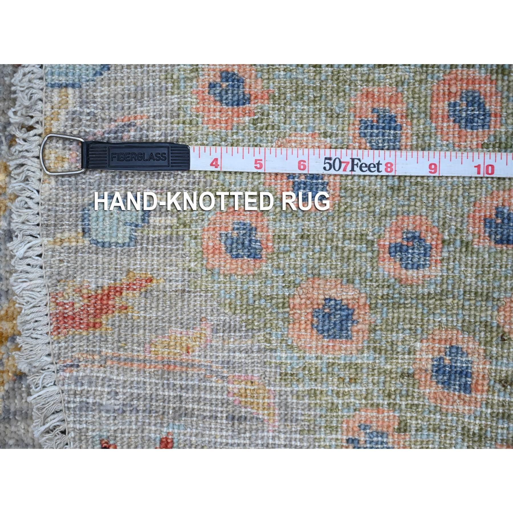 5'x5' Daphne Gray Hand Knotted Peshawar Birds of Paradise Wool Round Rug en Nuevo estado para la venta en Carlstadt, NJ