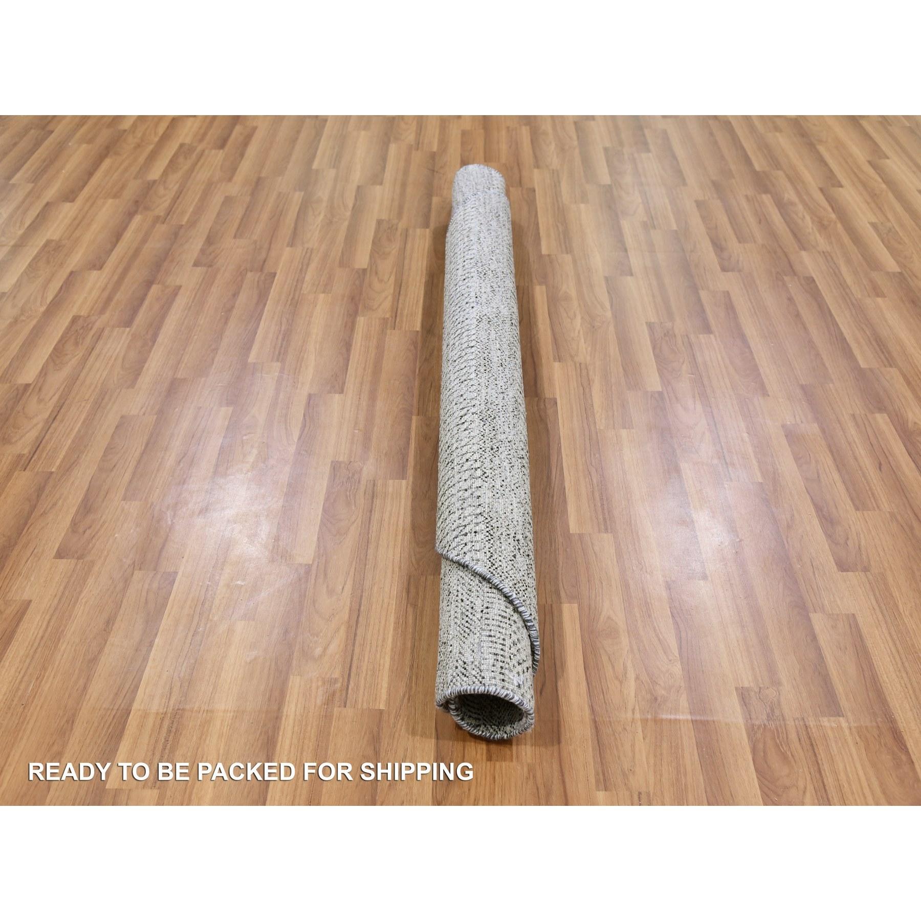 Noué à la main Tapis rond 5'x5' gris pastel en laine naturelle non teintée Grass Design noué à la main en vente
