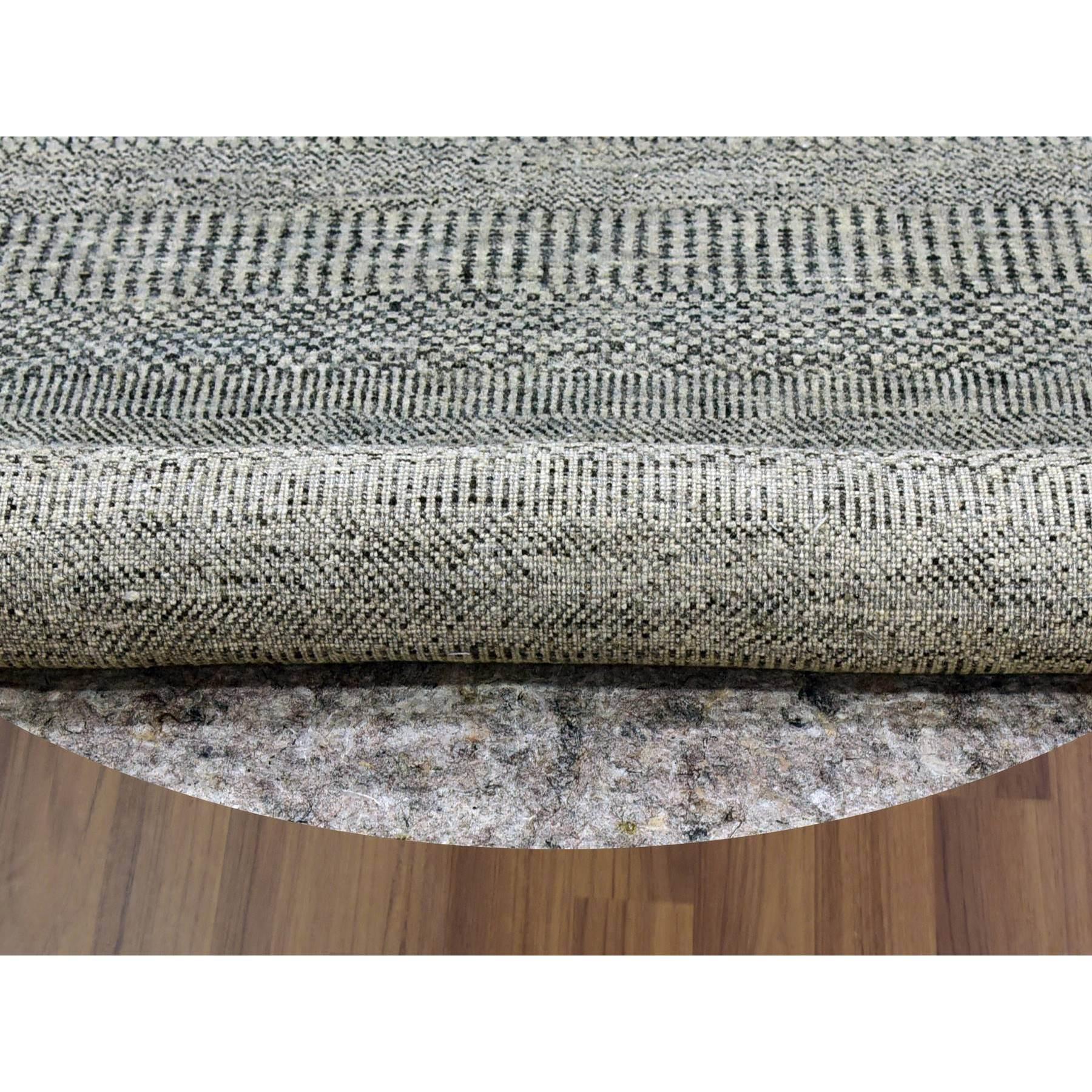 5'x5' Silver Gray Undyed Wool Hand Knotted Modern Grass Design Runde Teppich (Moderne) im Angebot