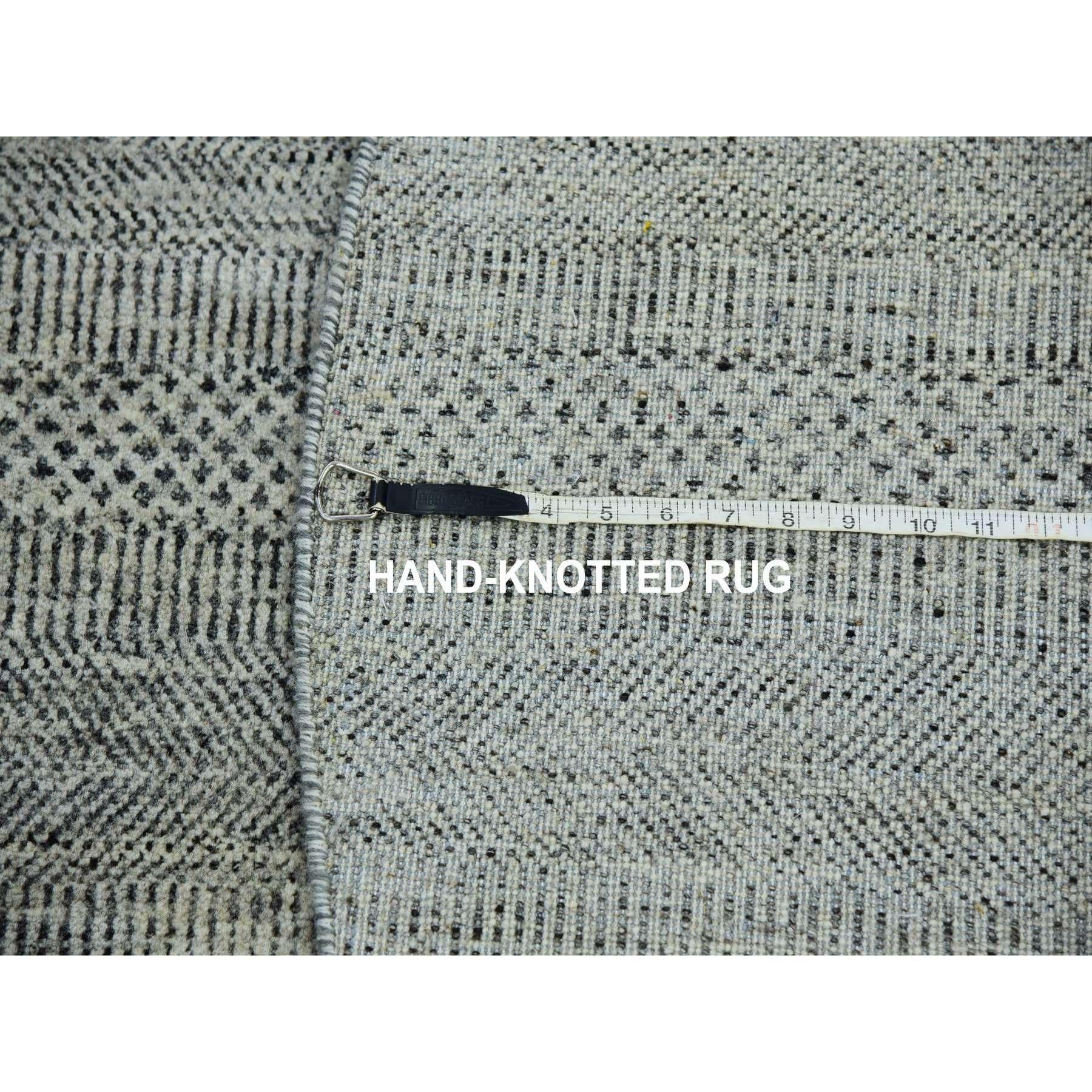 5'x5' Silver Gray Undyed Wool Hand Knotted Modern Grass Design Runde Teppich (21. Jahrhundert und zeitgenössisch) im Angebot